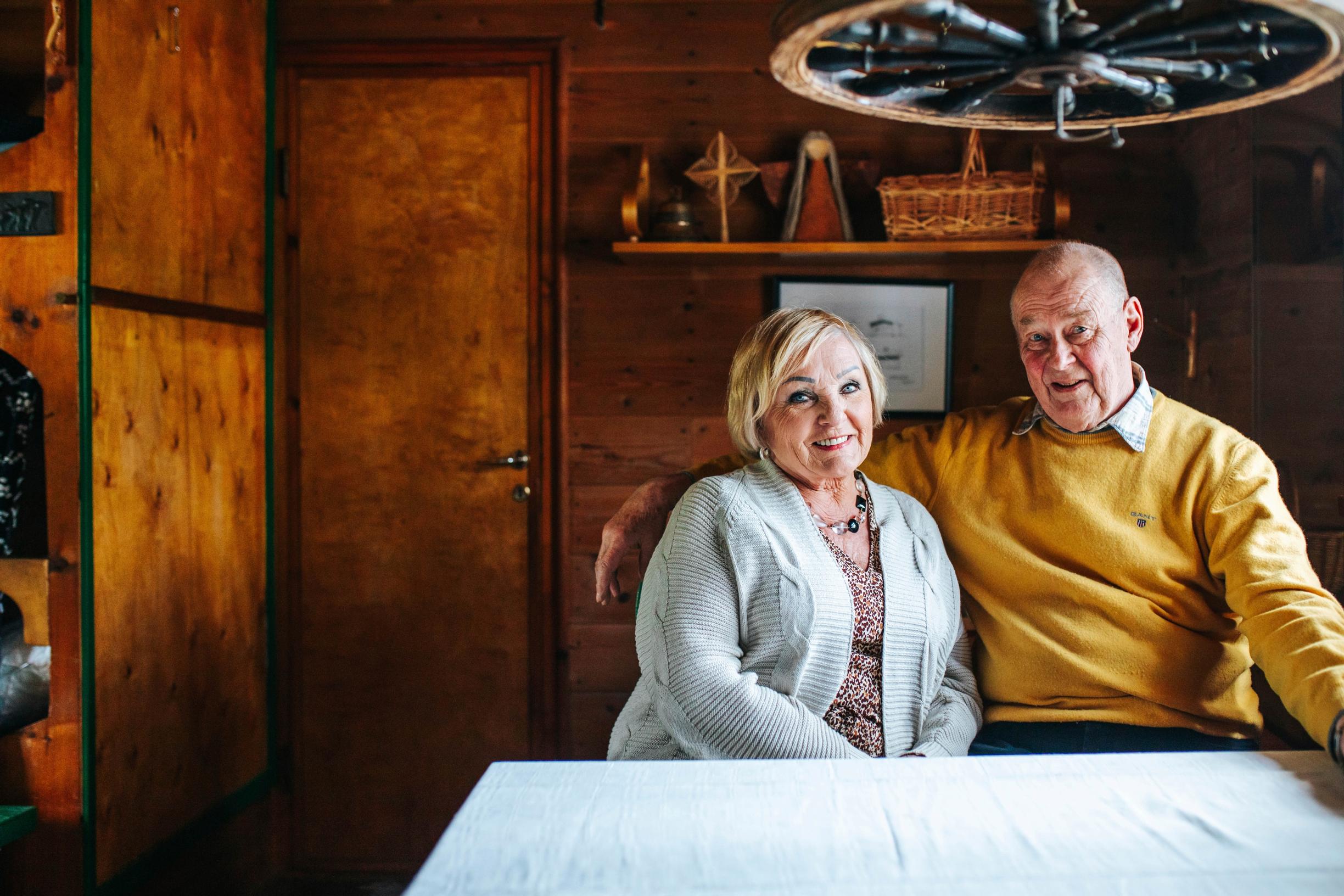 Pirjo Ala-Kapee, 79, latasi profiilin deittipalveluun ja sai pian viestin Tuomolta: ”Emme ole olleet montakaan yötä erossa”