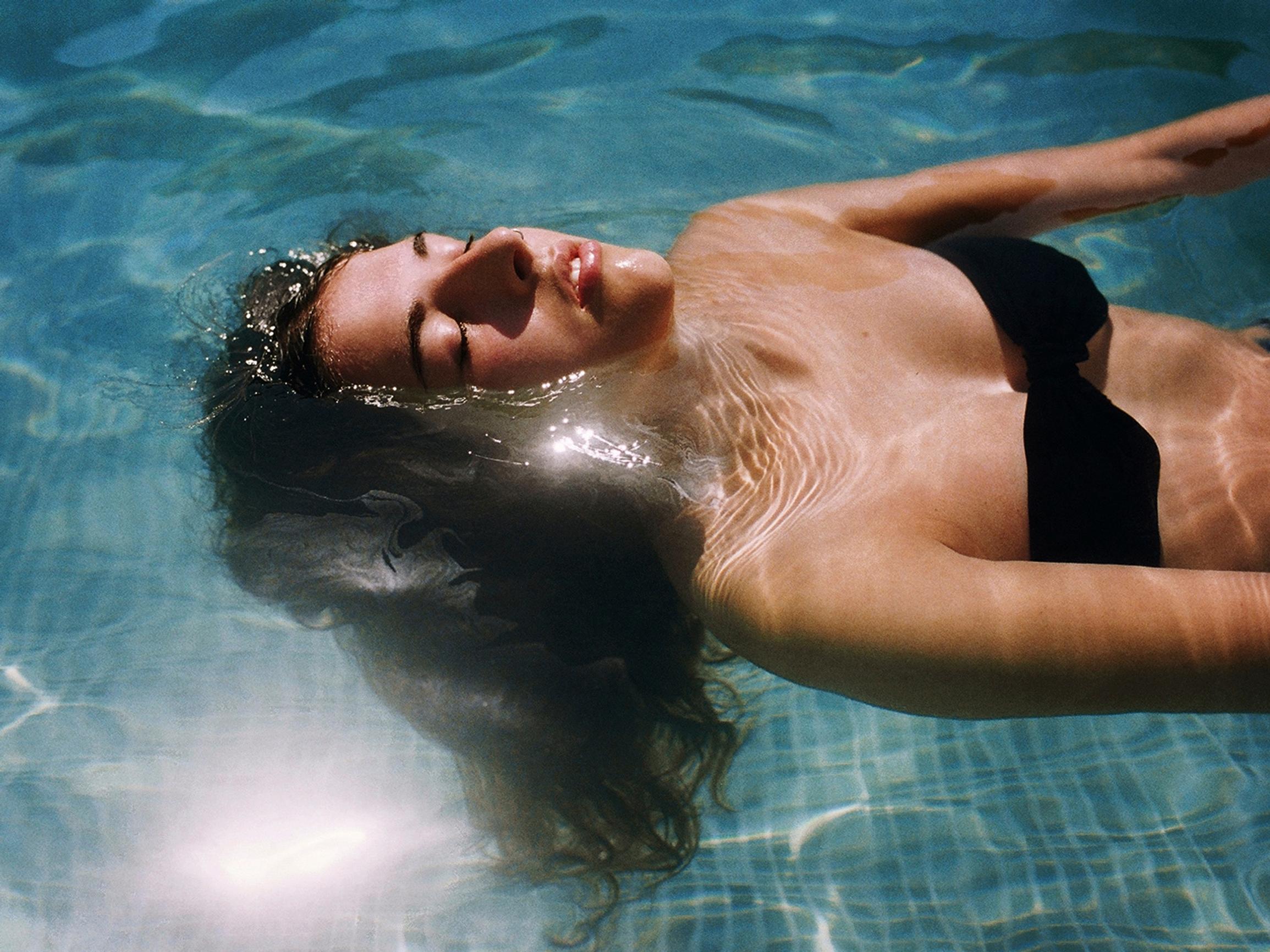 Syy hiusten huonoon kuntoon voi yllättää – kokeile näitä 6 tuotetta, jos hiuksesi katkeilevat tai vihertävät