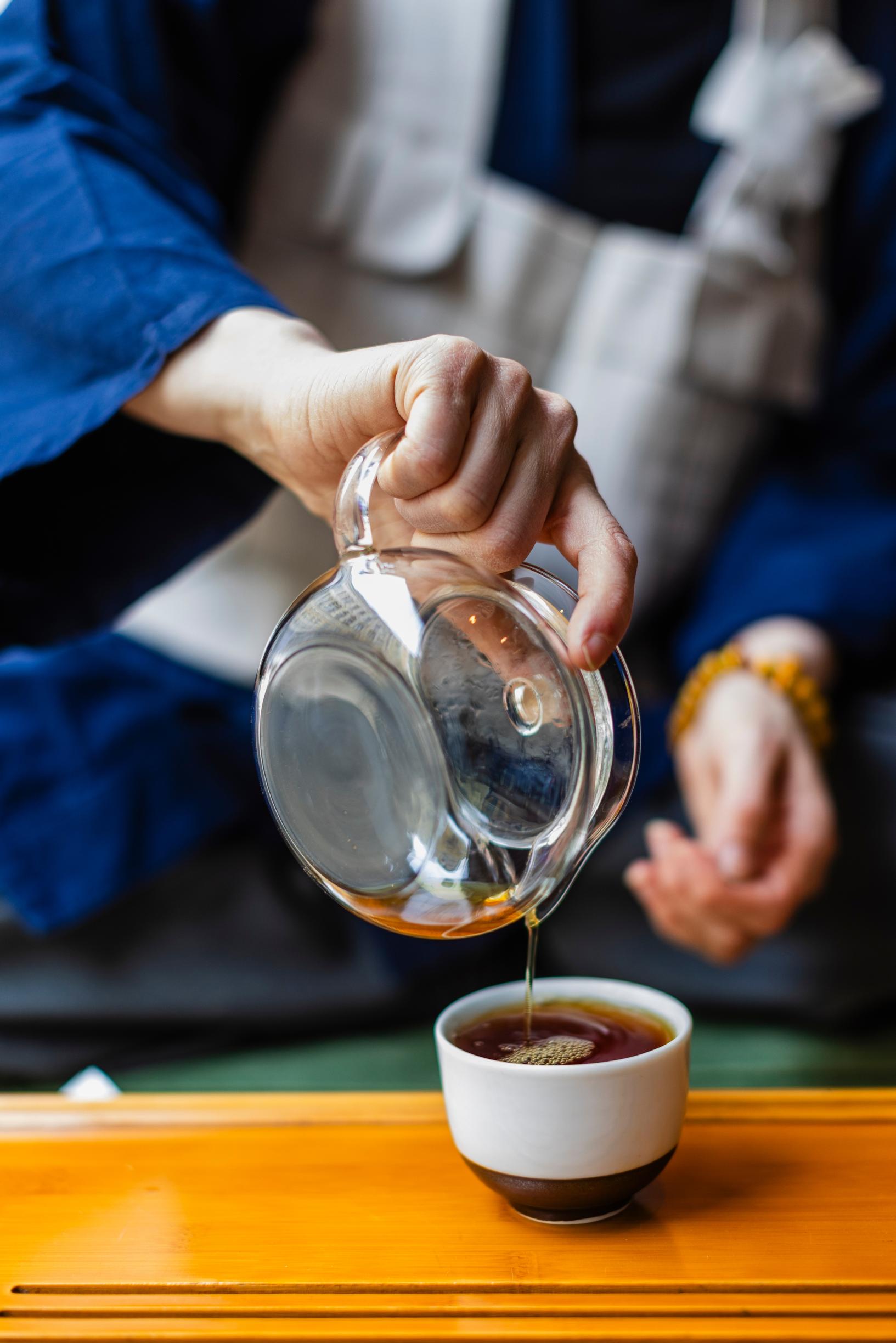 ”Jokainen voi harjoittaa zeniä täysin siitä riippumatta, millainen maailmankatsomus hänellä on. Harjoitukset toimivat joka tapauksessa, kun niitä vaan tekee", MItra Virtaperko sanoo