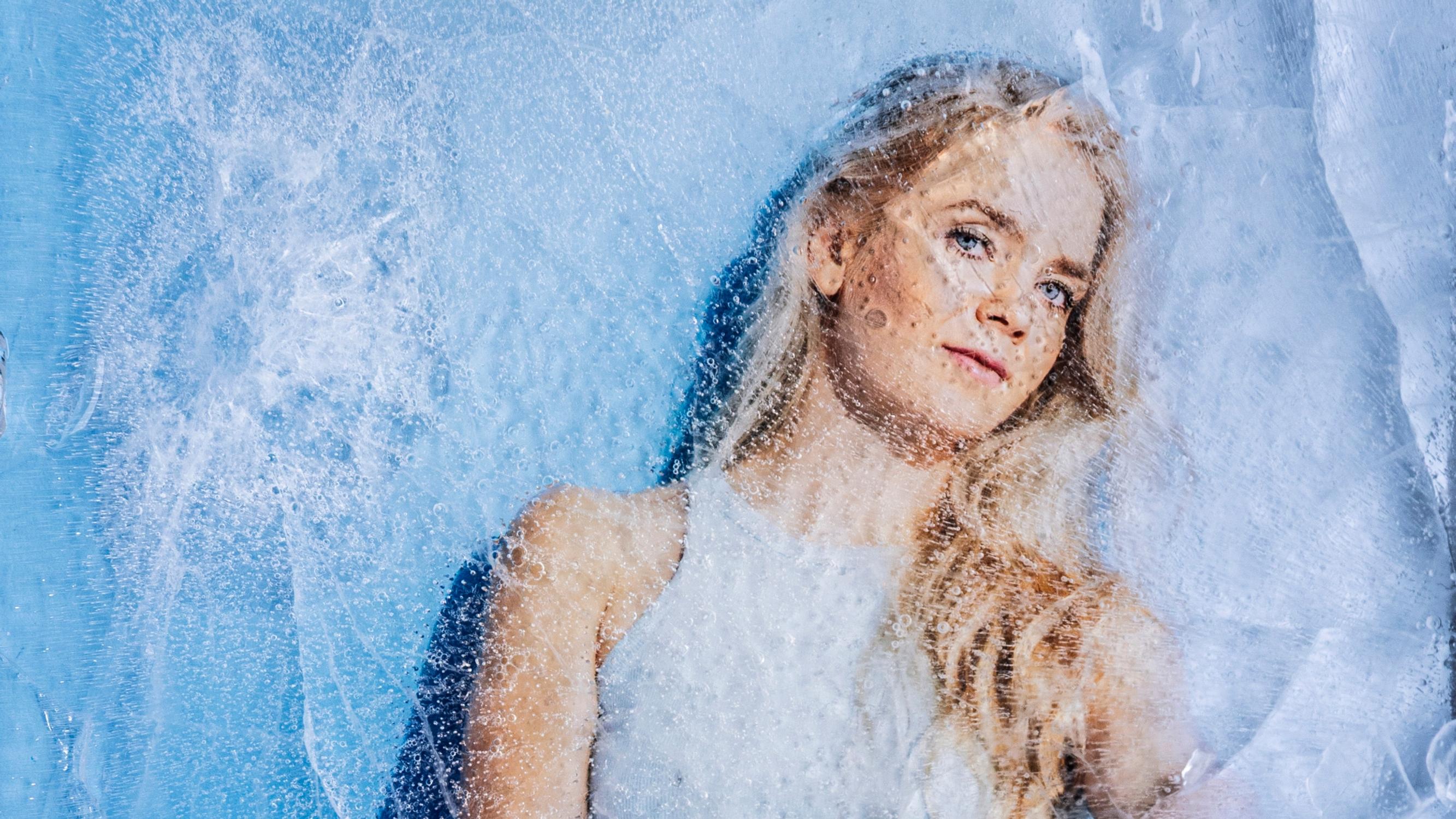 Kun Lotta Hintsa uupui, puoliso Sebastian Rejman valitsi hänelle vaatteet – ”En osannut myöskään päättää, mitä tilaisin ruuaksi”