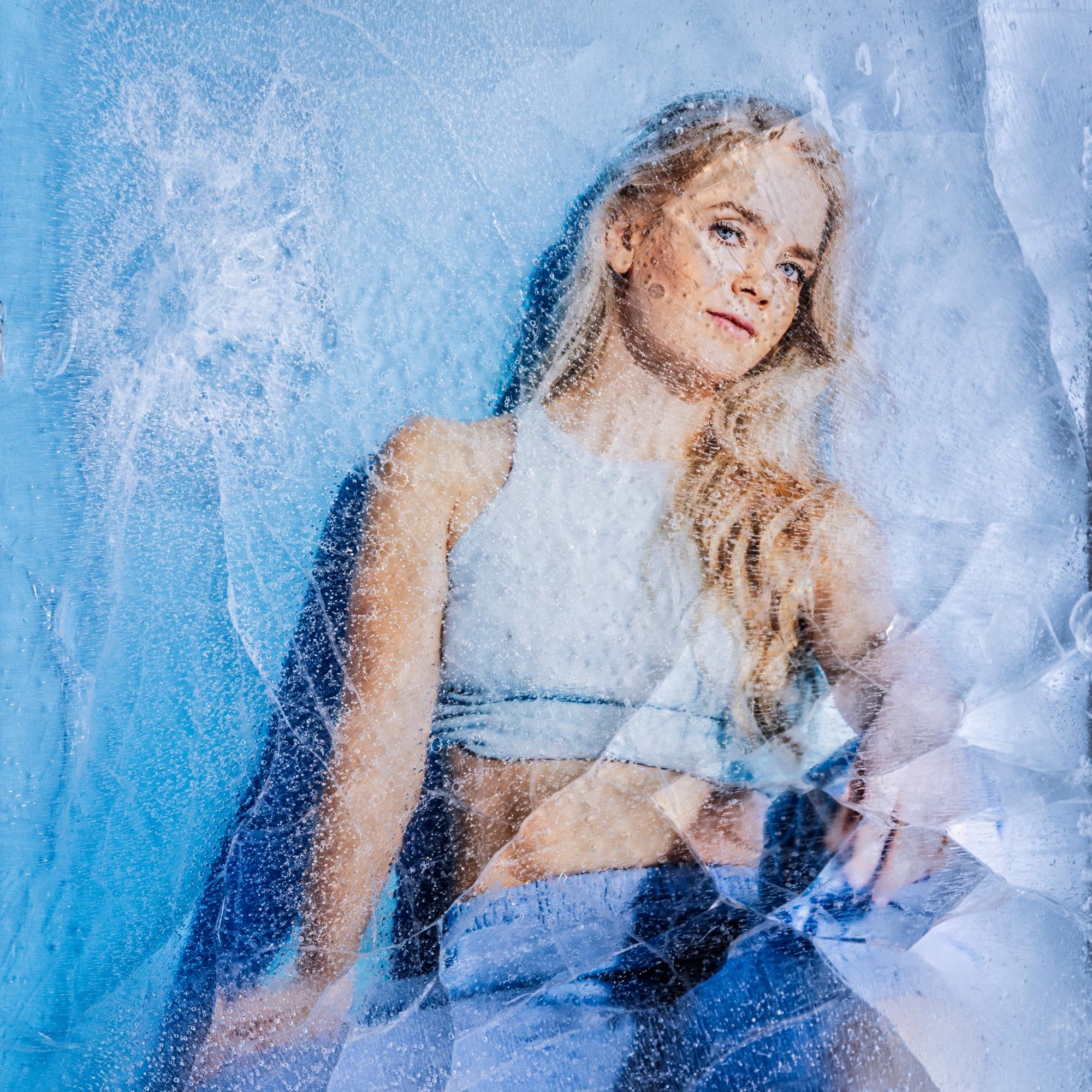 Kun Lotta Hintsa uupui, puoliso Sebastian Rejman valitsi hänelle vaatteet – ”En osannut myöskään päättää, mitä tilaisin ruuaksi”