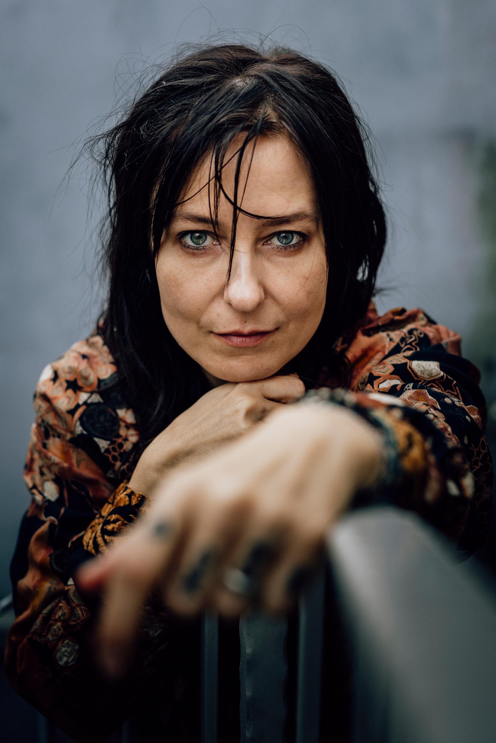 Mariska keikkailee kesällä festareilla ympäri Suomea. ”Lupasin viedä Mikon Italiaan jahka keretään. Olkoon se vaikka meidän häämatkamme.”