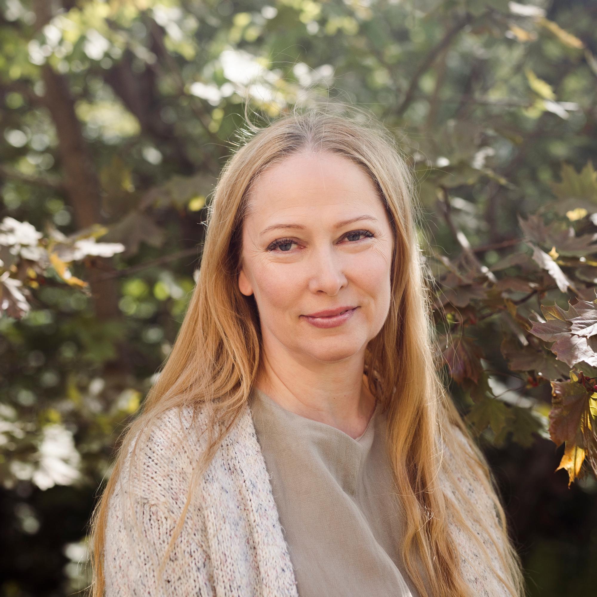 Kansanedustaja Terhi Koulumiehen piinallisia oireita pidettiin vuosia ihottumana ja migreeninä – oikea syy oli parantumaton verisyöpä