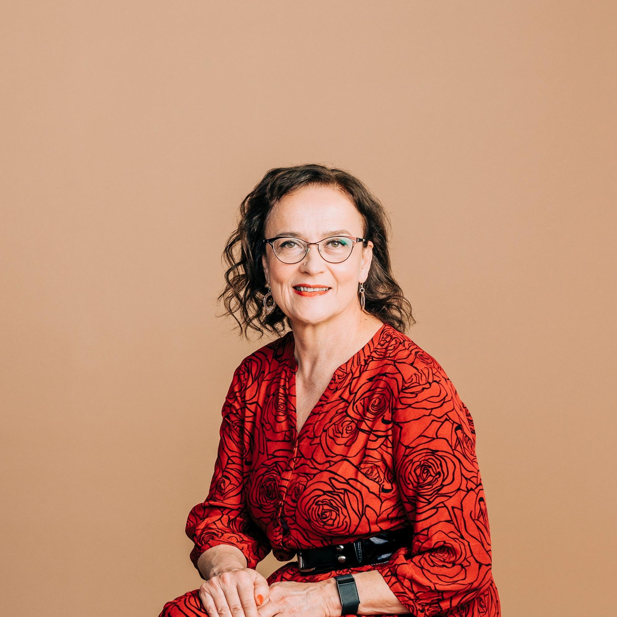 Gynekologi Leena Väisälää turhauttaa, että niin moni nainen voi huonosti vaihdevuosien takia: ”Haluan poistaa naisilta kärsimystä”