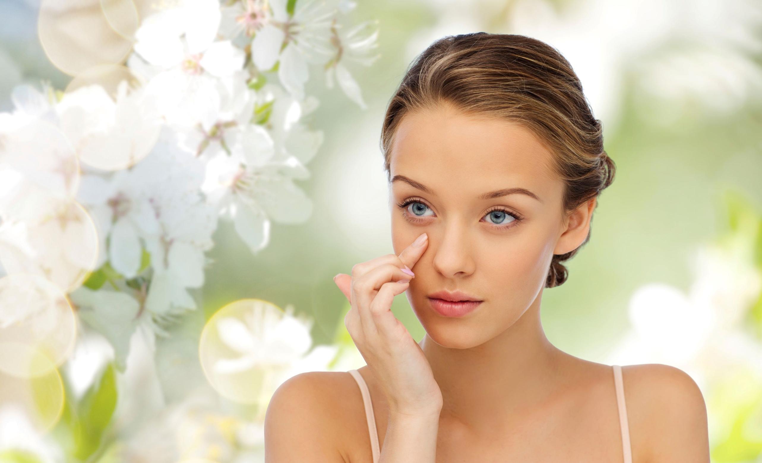 Hoida turvotus ja tummuus pois! Nämä täsmähoidot toimivat silmänalusille