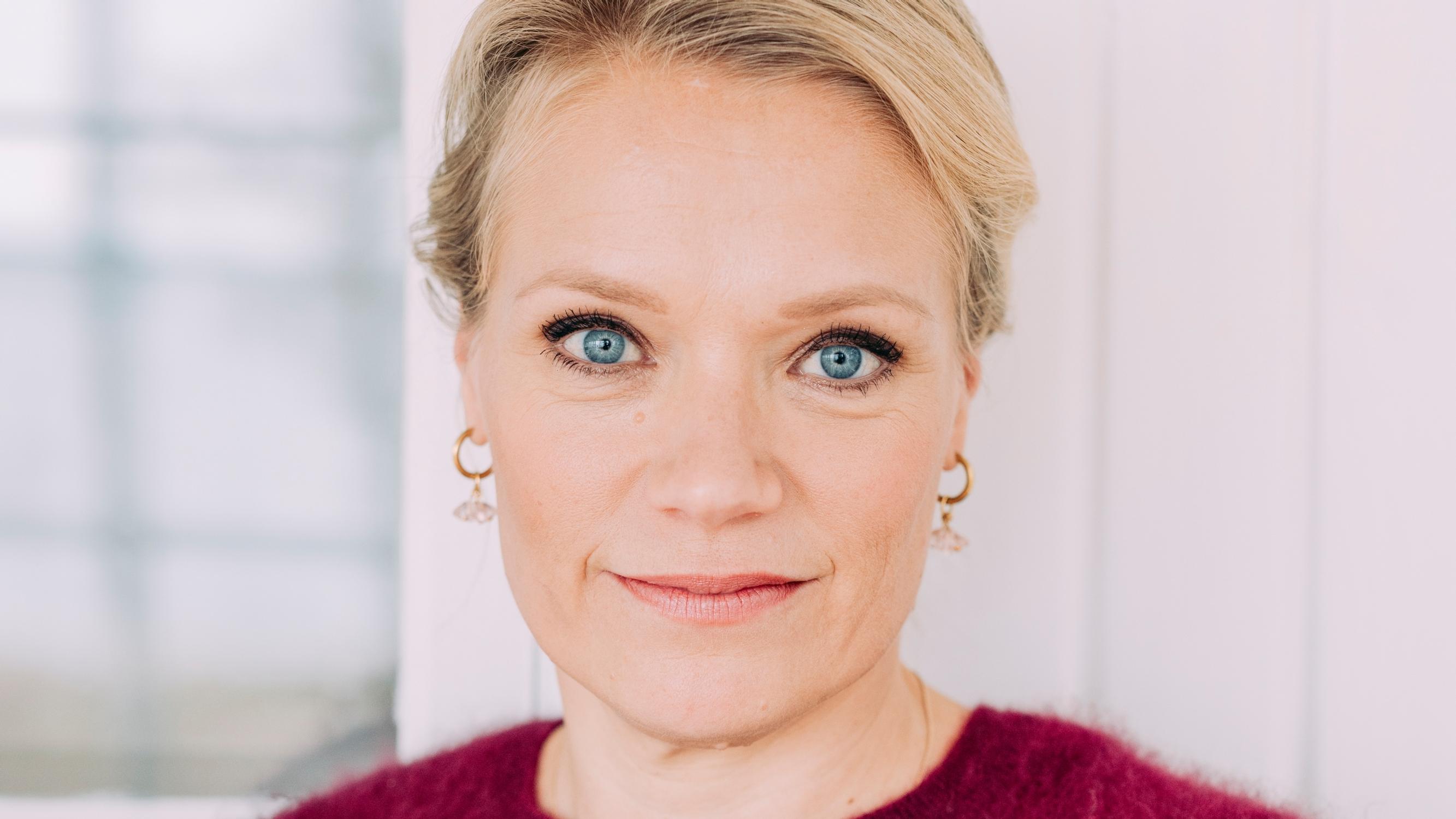 Maaret Kallio löysi meren rannalta vapaa-ajankodin, jonne saapuessaan hän tuntee heti rauhaa: ”Olen opetellut olemaan metsän keskellä yksin”