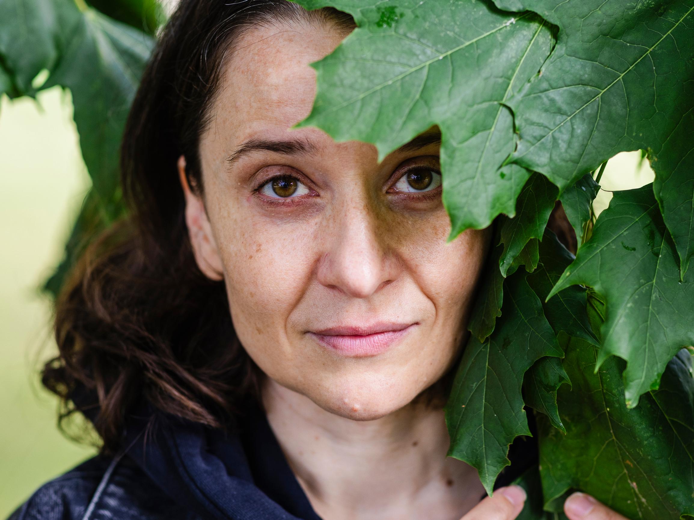 Näyttelijä Noora Dadu järkyttyi, kun Israel hyökkäsi hänen toiseen kotimaahansa Palestiinaan: ”En pystynyt nukkumaan ilman lääkkeitä”