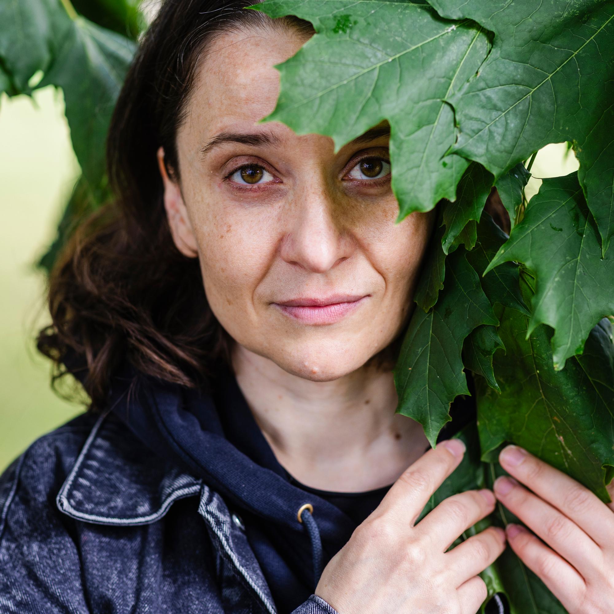 Näyttelijä Noora Dadu järkyttyi, kun Israel hyökkäsi hänen toiseen kotimaahansa Palestiinaan: ”En pystynyt nukkumaan ilman lääkkeitä”