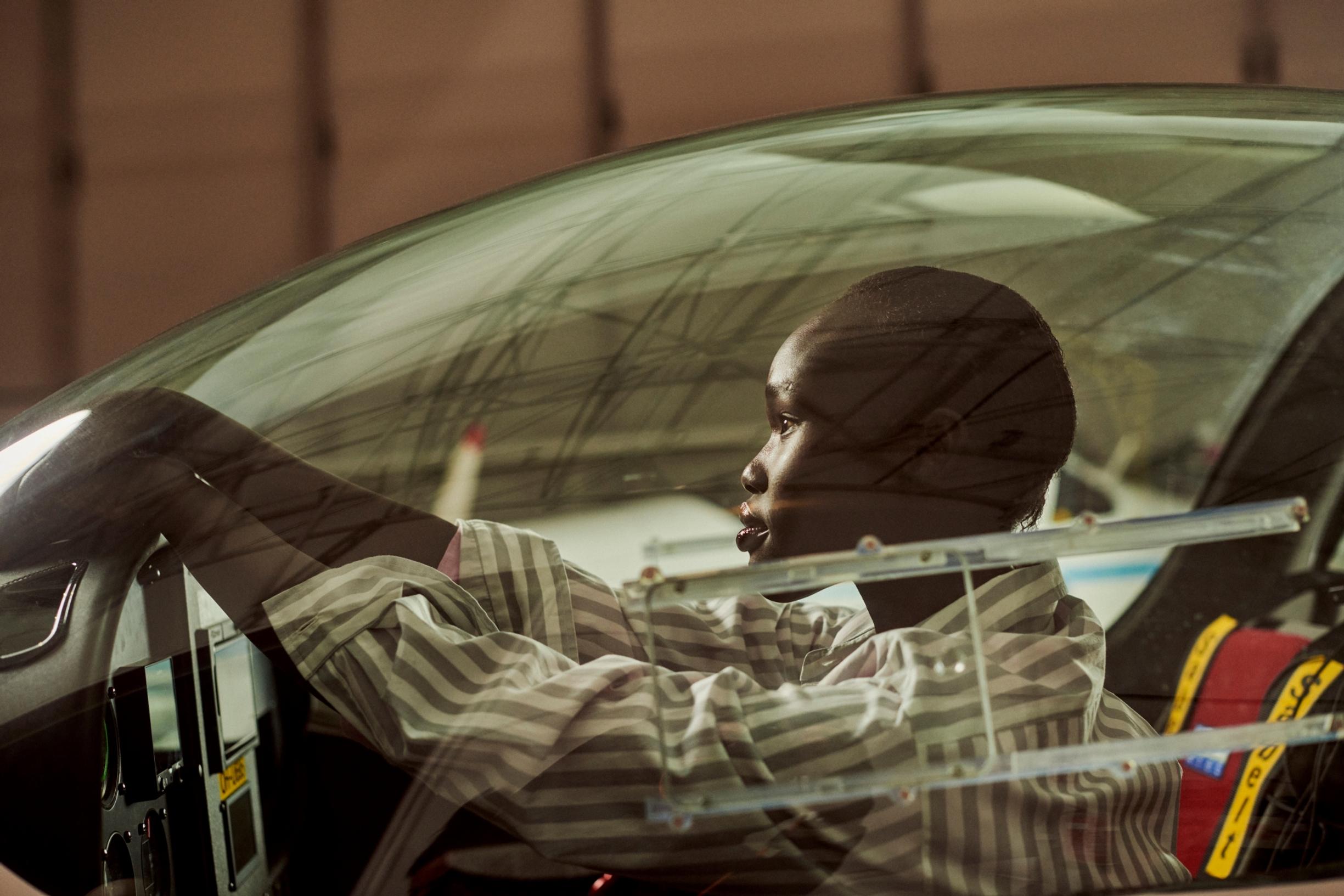 Kuusaman vaatteet mallin päällä.