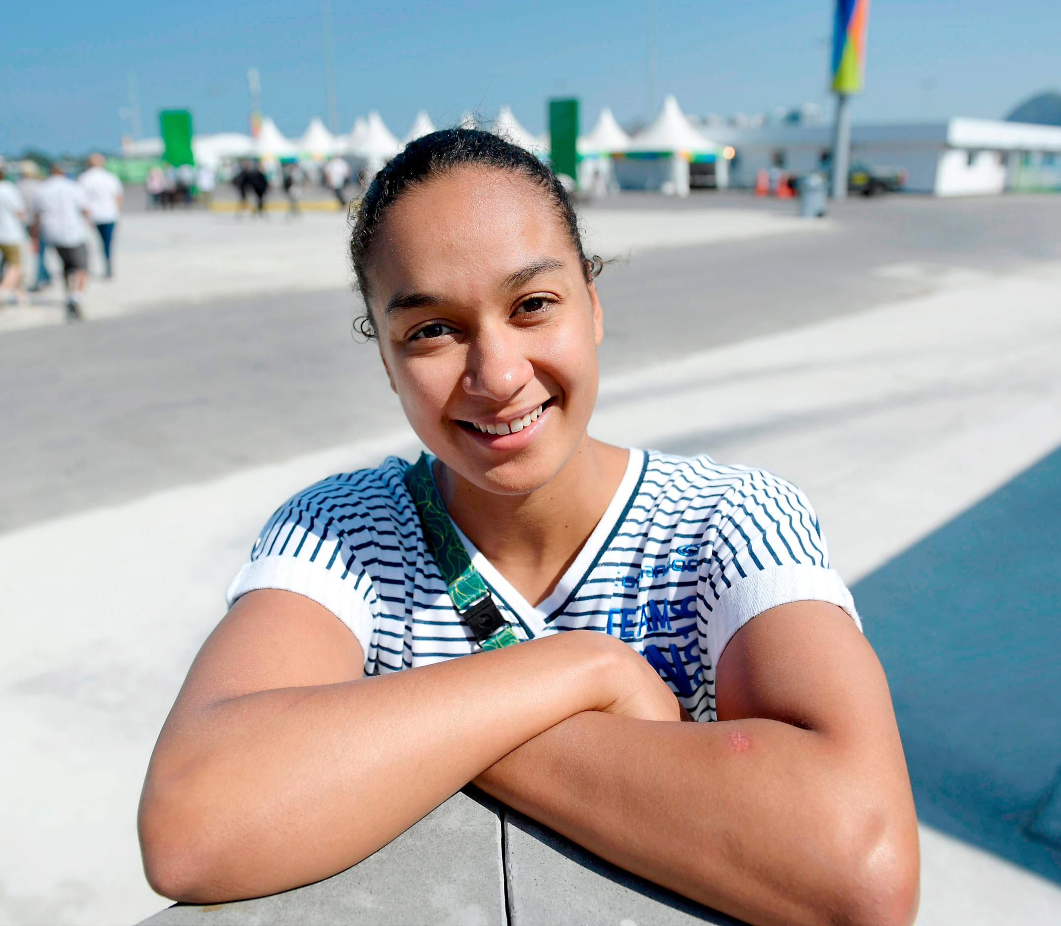 Mimosa Jallow ja elämä allasvedessä: Iho on rasvattava kolme kertaa päivässä 