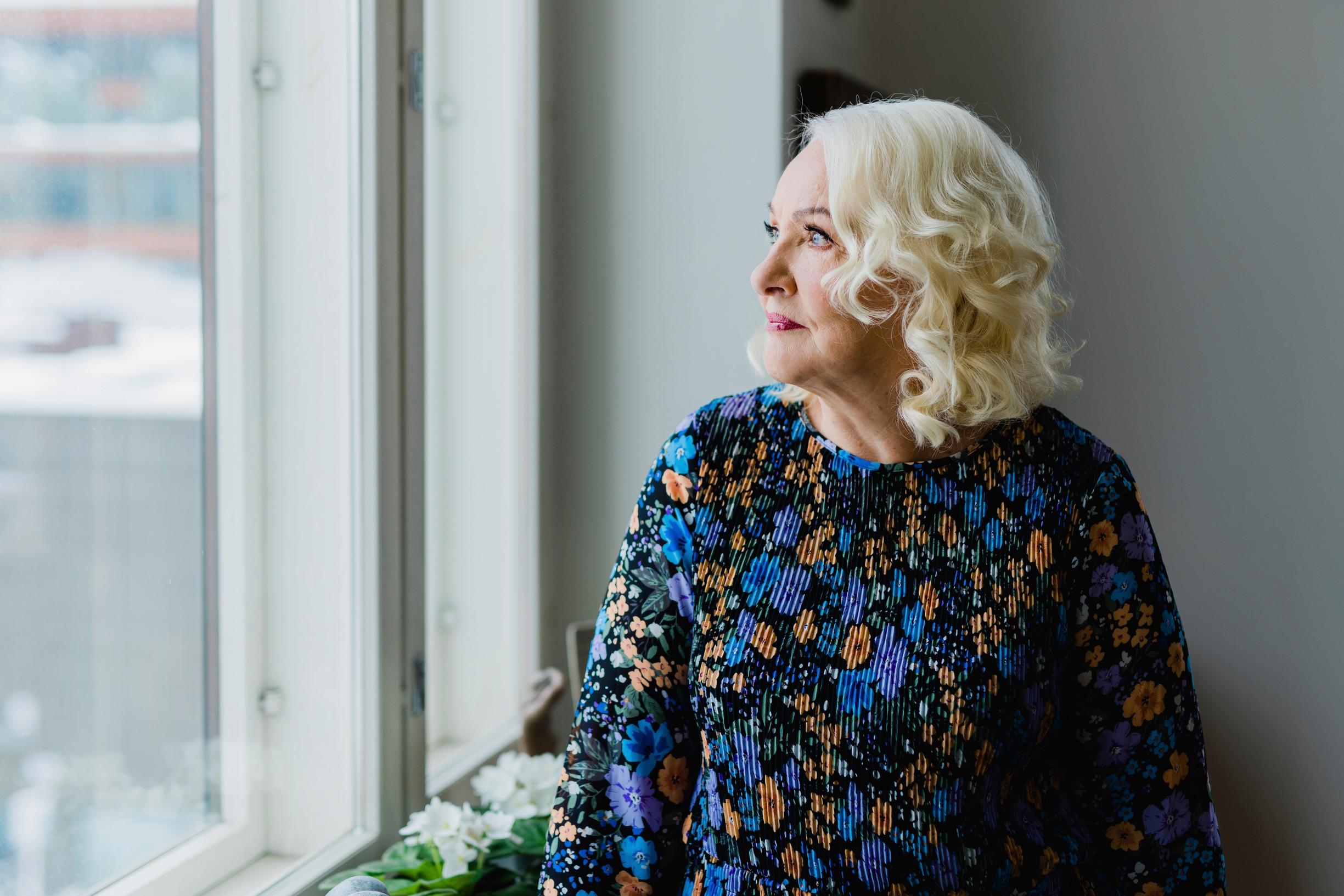 Liisa Hyssälä jäi leskeksi samaan aikaan, kun töissä hiljeni: ”Ensimmäistä kertaa olen täysin vapaa – se on ihmeellinen tunne”