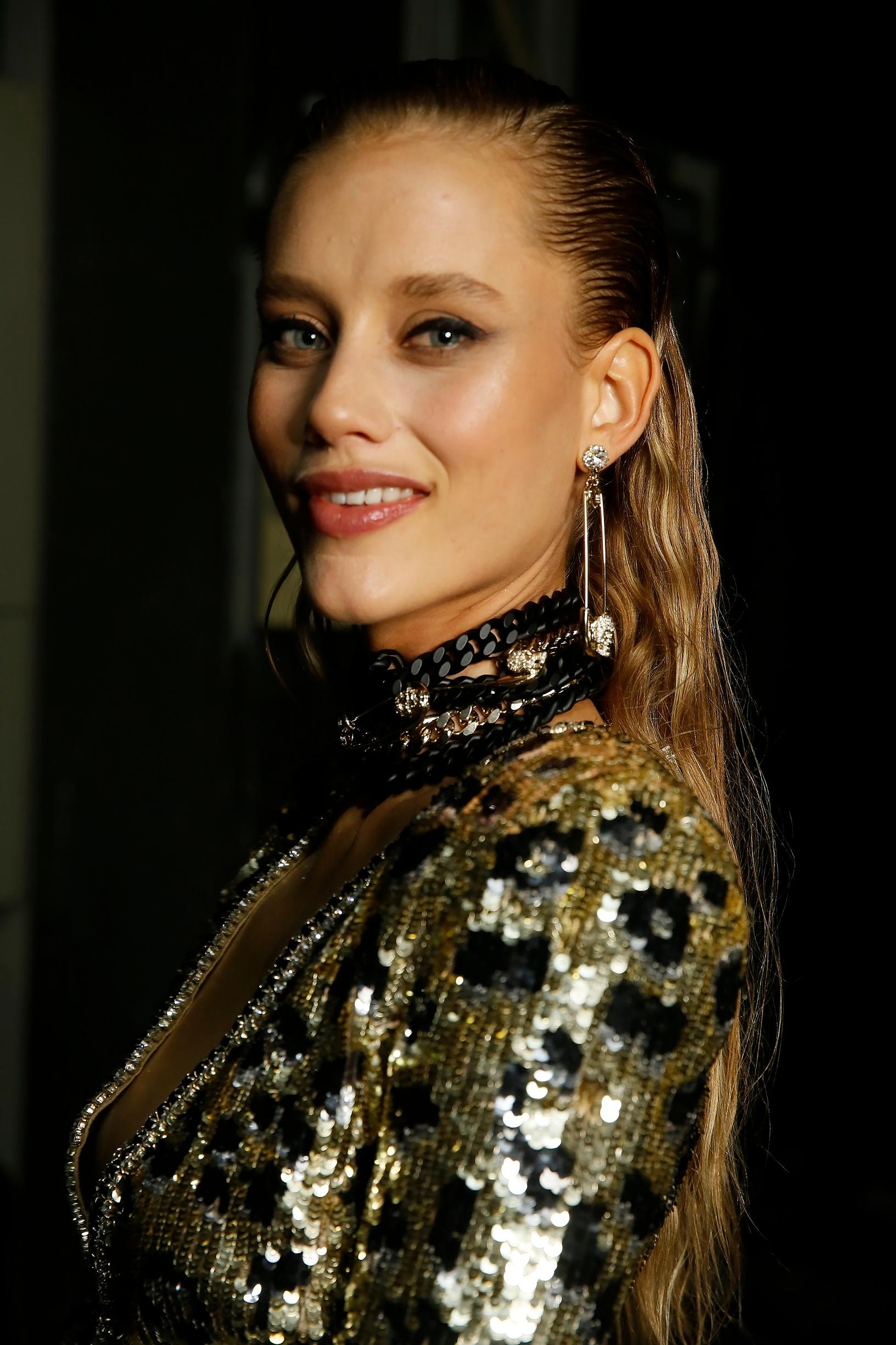 Unelmiesi hiusväri on lähempänä kuin koskaan! Asiantuntijat kertovat, miten upea lopputulos syntyy ja pysyy parhaiten