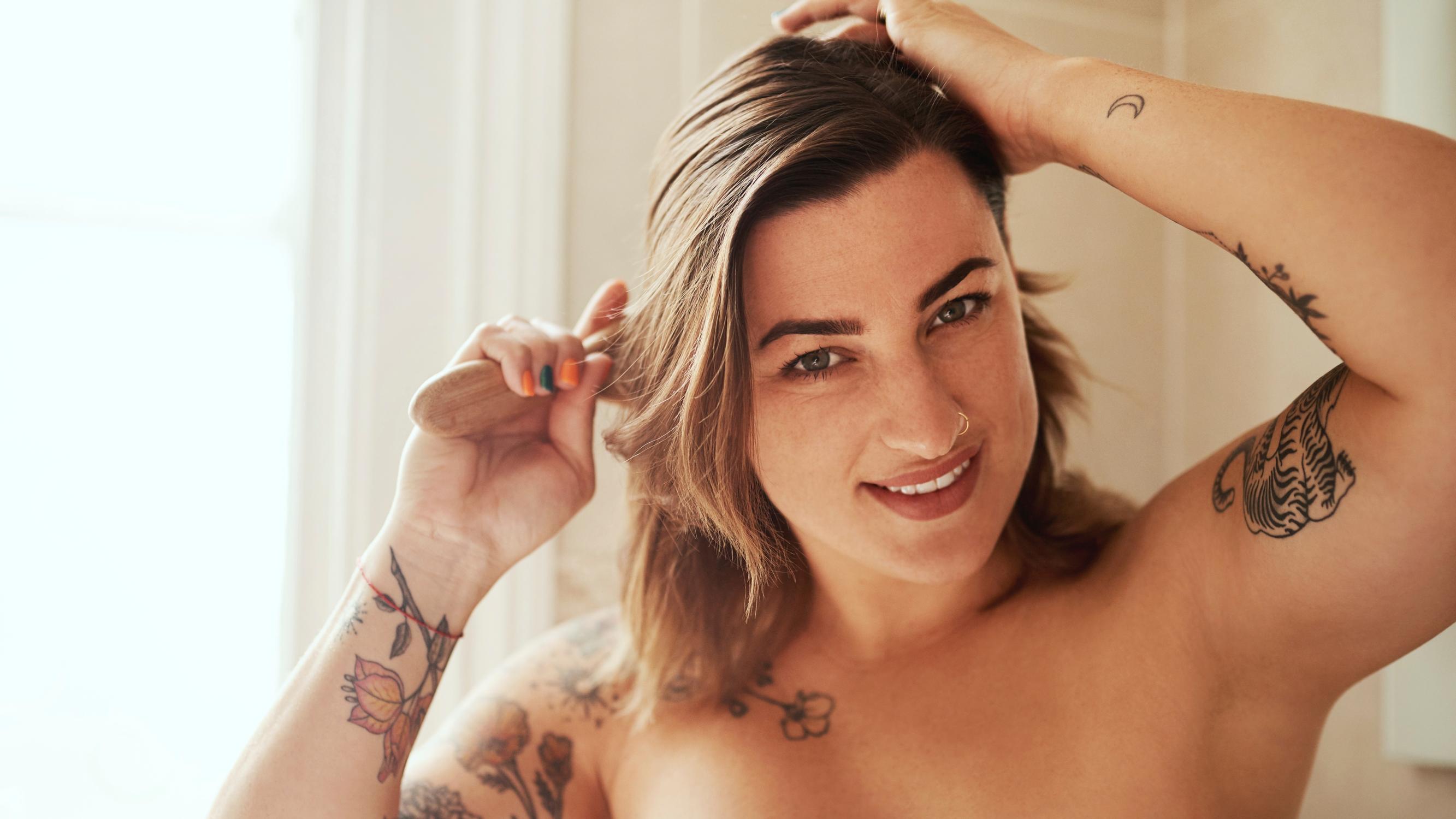 Vaivaavatko ohuet hiukset? Kokeile tyvipesua ja 9 muuta keinoa saada hiukset vahvoiksi