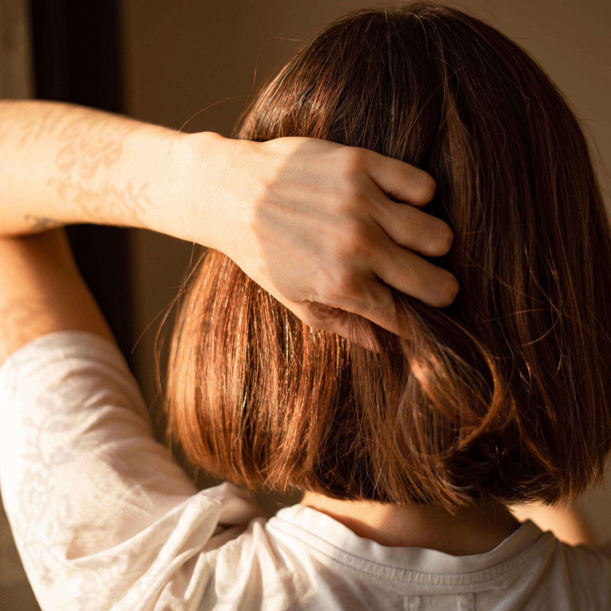 Tässä on 6 erittäin hyvää (ellei täydellistä) hiusöljyä – jokainen niistä tekee tukasta ihanan sileän muttei latista