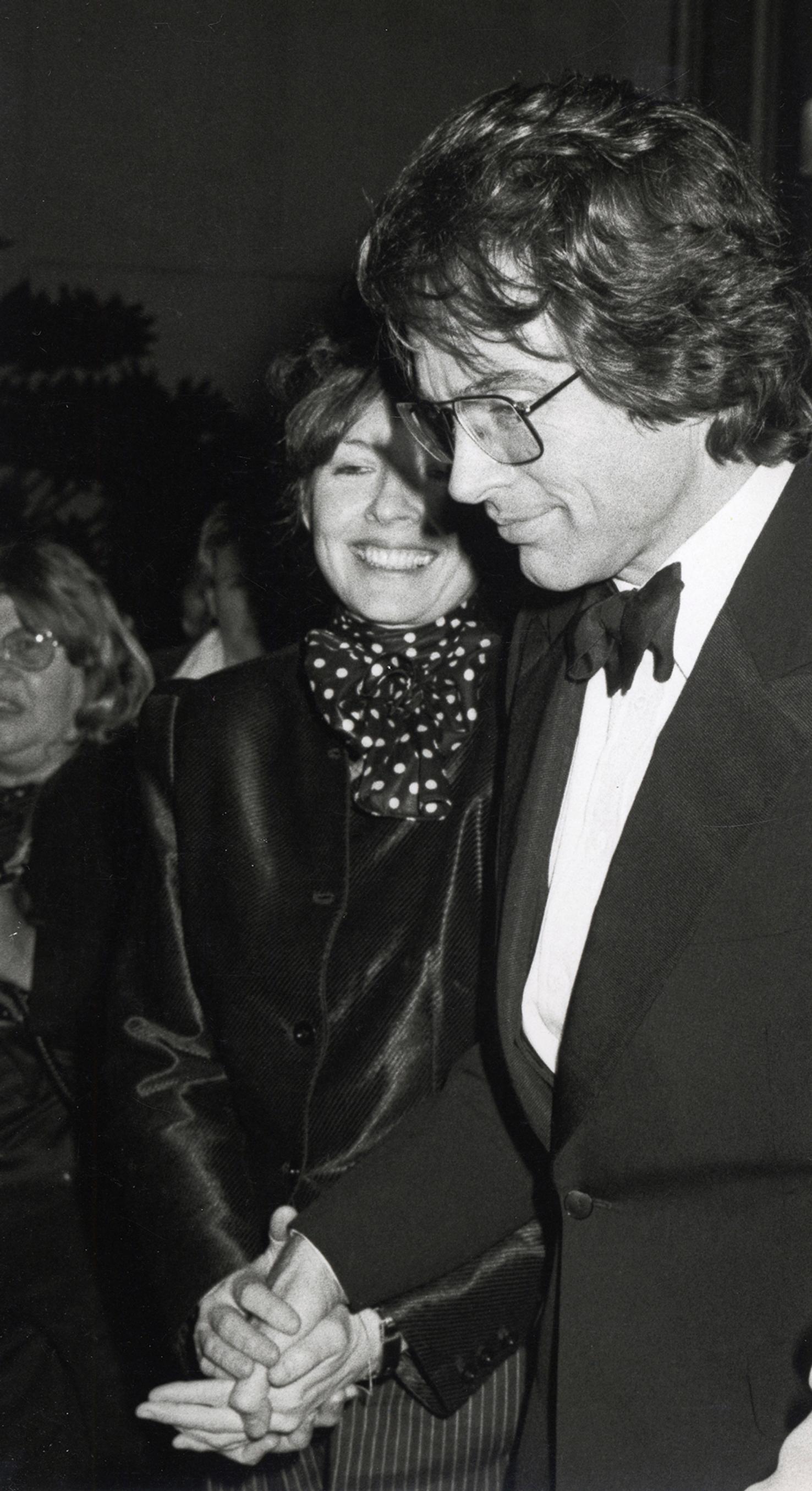 Ohjaaja, miesystävä Warren Beatty koetteli vaatimuksillaan Dianen kestokykyä Punaiset-elokuvan kuvauksissa.