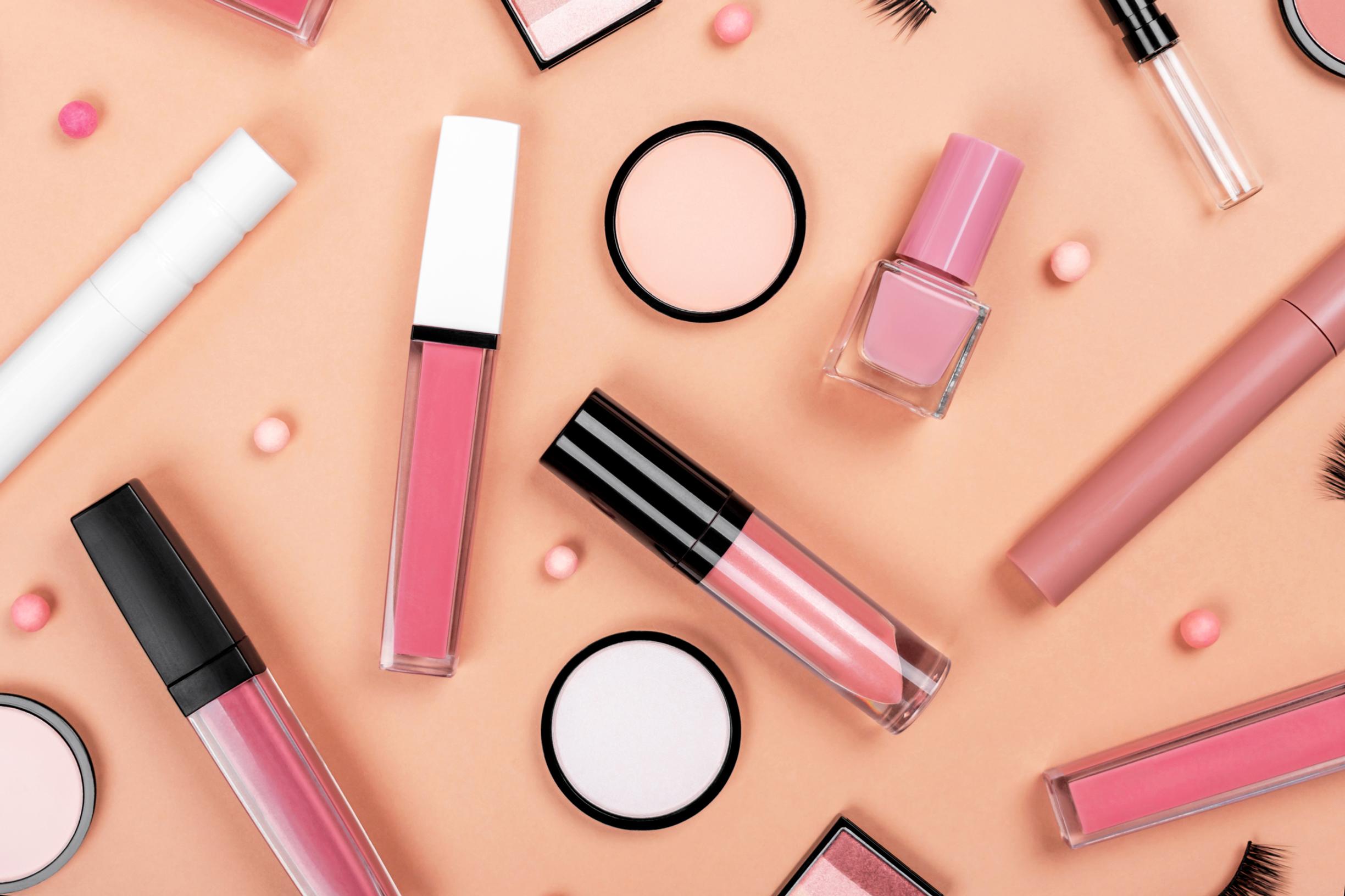 Kauneustoimittaja Riikka testasi halpisketjujen meikkejä – löytyi 5 huippuhyvää tuotetta: ”Heittämällä yksi parhaista kokeilemistani”