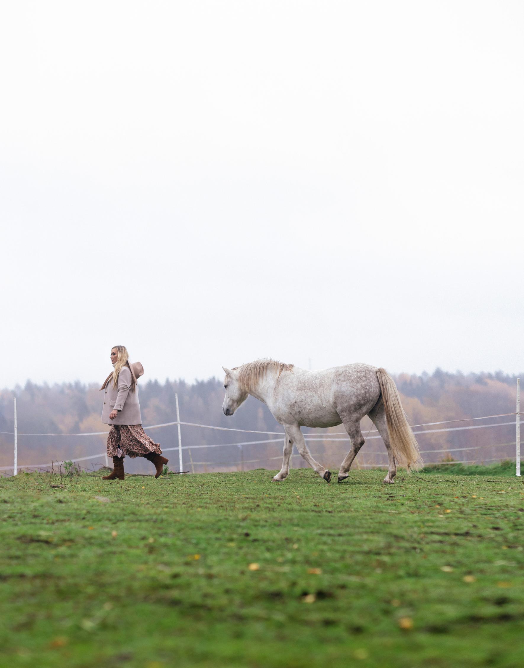 ”Toivoisin, että kaikenikäiset naiset suhtautuisivat itseensä arvostavasti ja lempeydellä.”