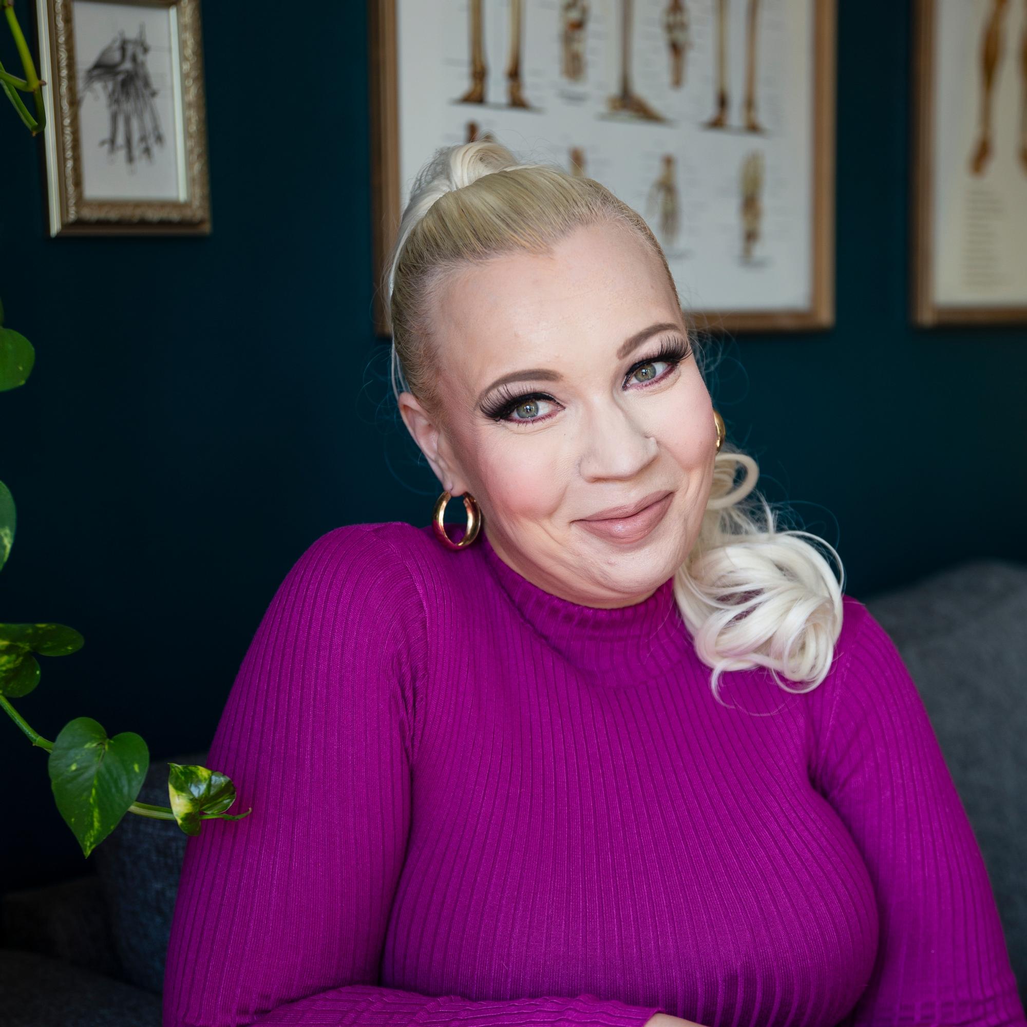 Niinamarille tehtiin lihavuusleikkaus, ja sitten alkoi kipukierre: ”Minulle tehtiin 20 operaatiota noiden vuosien aikana”