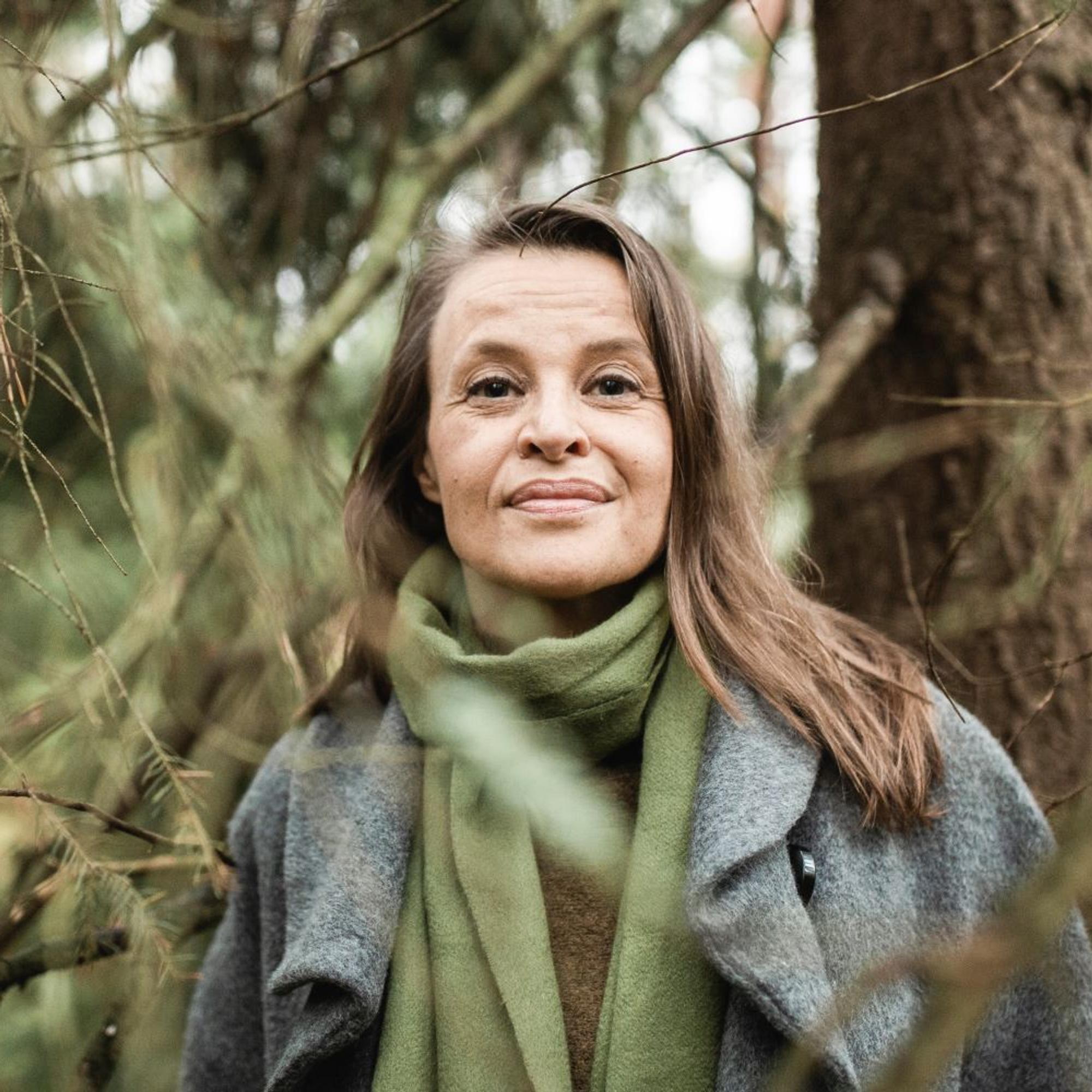 Unettomuus johdatti laulaja Marika Tuhkalan muutokseen: ”Olen painiskellut häpeän kanssa, mutta olen saanut myös iloita"