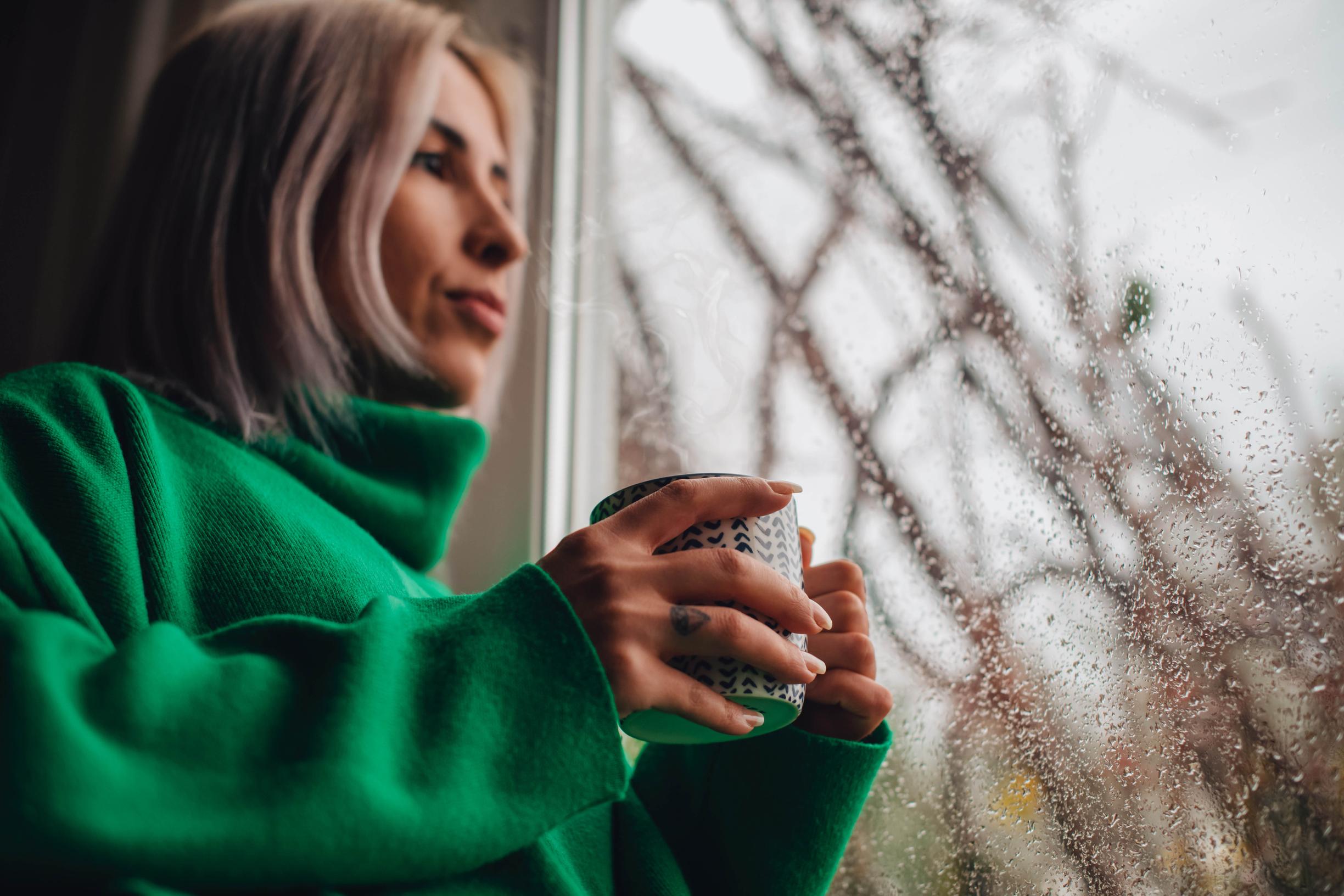 Tunnetko sinä itsesi yksinäiseksi tai kaipaatko syvempää yhteyttä ihmissuhteisiisi? Vastaa kyselyyn ja voit voittaa tuoksupalkinnon