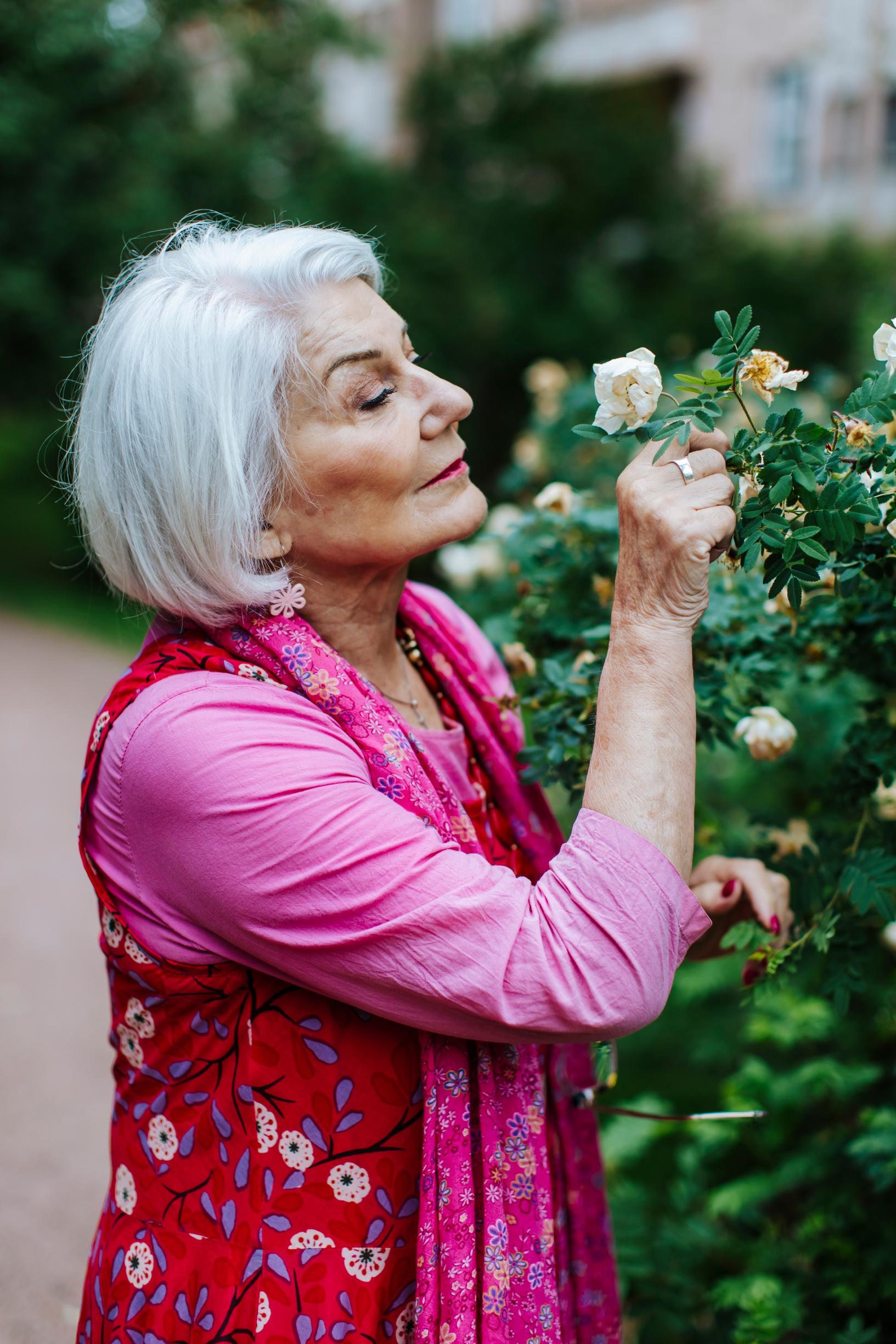 ”Ystävyys on kannatellut minua lapsesta saakka. Minulla on aina ollut kavereita ympärillä. Mottoni on: älä jää yksin äläkä jätä yksin.”