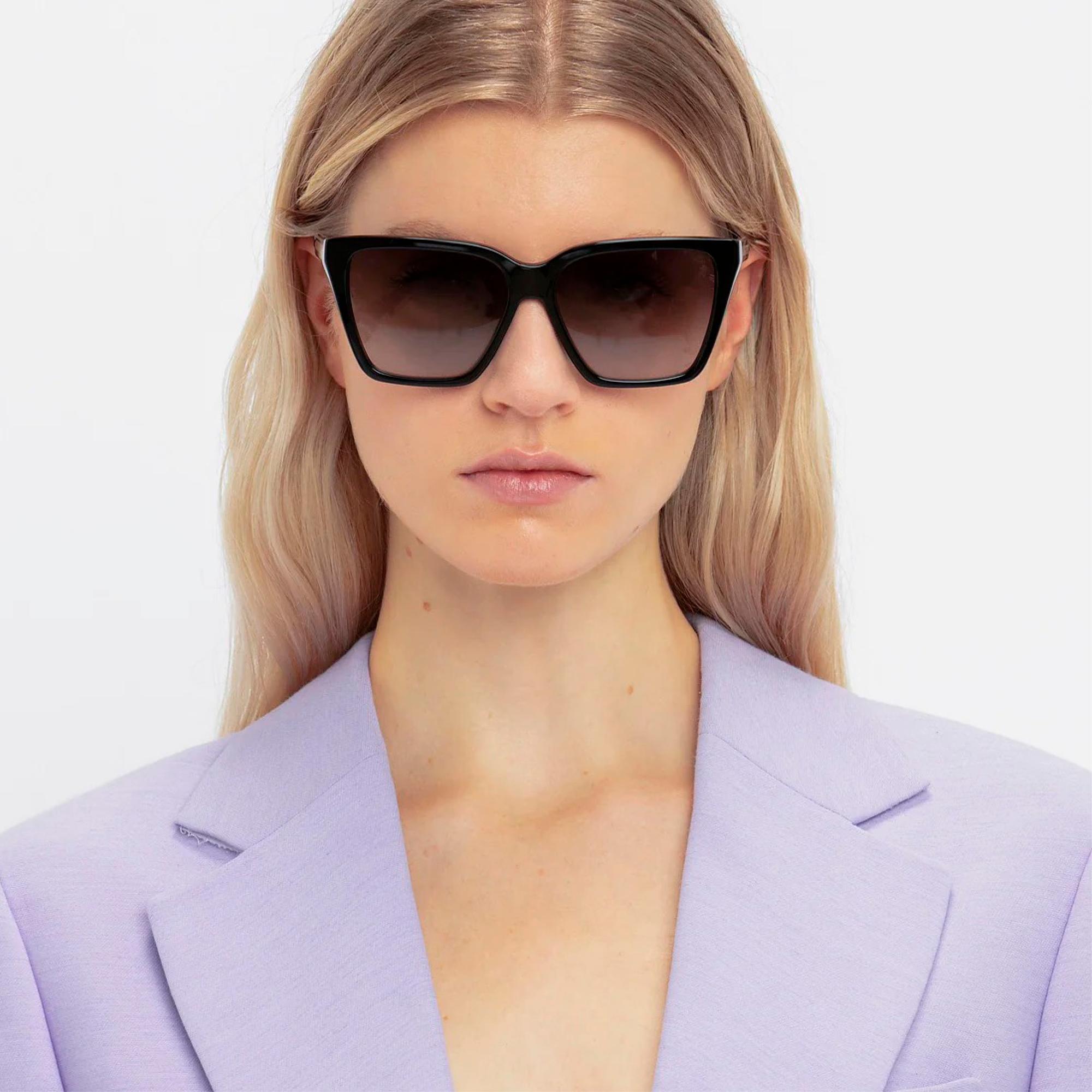 Soft Square Frame -aurinkolasit 270 e, Victoria Beckham.