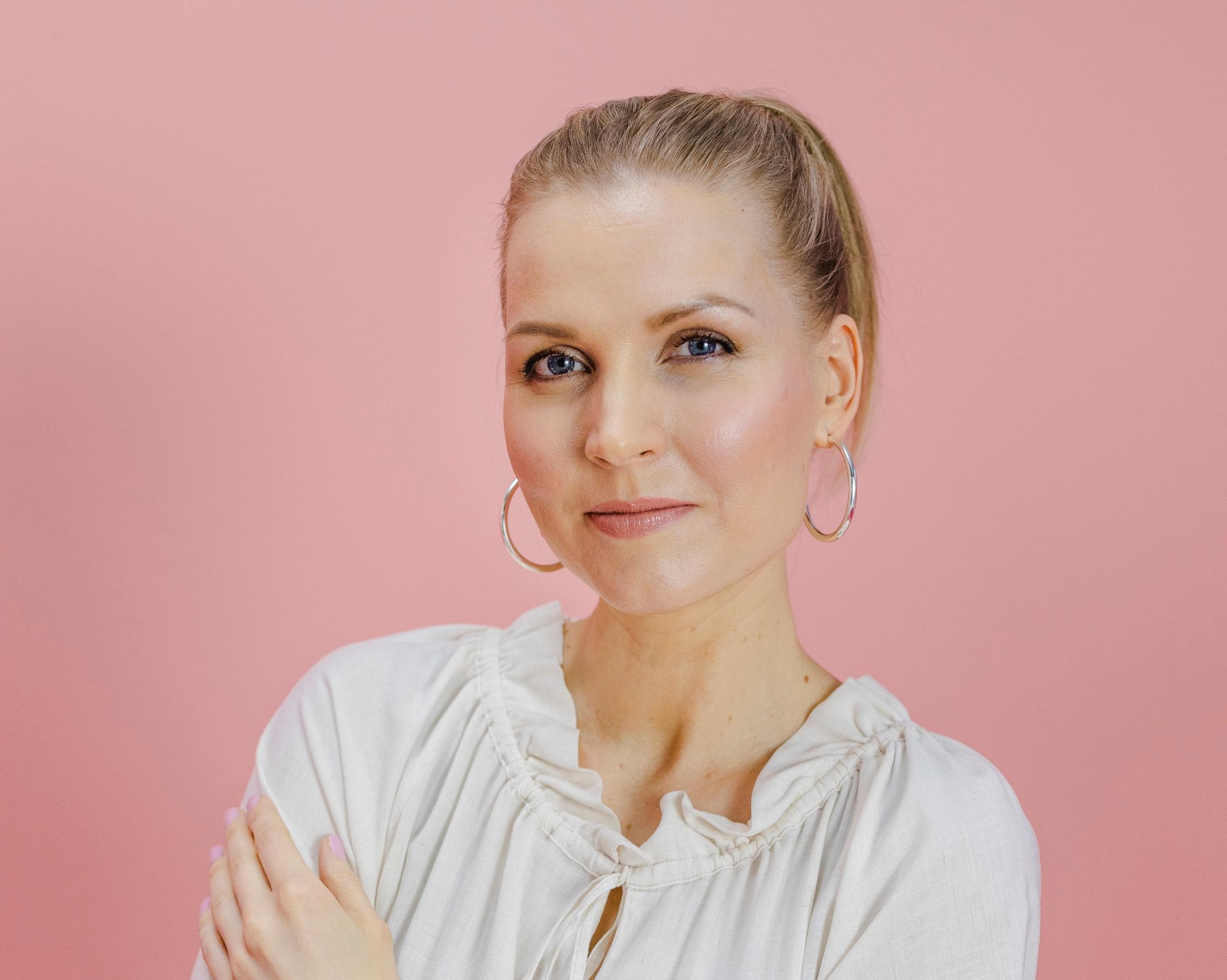 Pidä oma rento tyylisi kesämenoissakin! Juhlaponnari, joka sopii jokaiselle