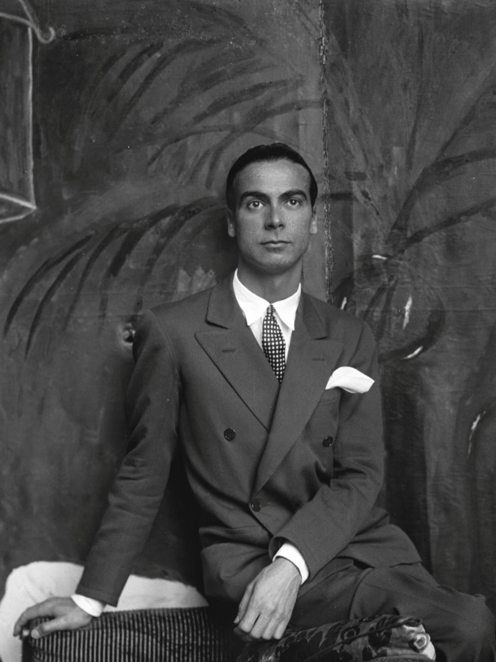 Cristóbal Balenciaga loi aikansa upeimpia luomuksia – Coco Chanelin harmiksi: syntyi julma taistelu, joka oli päättää toisen uran