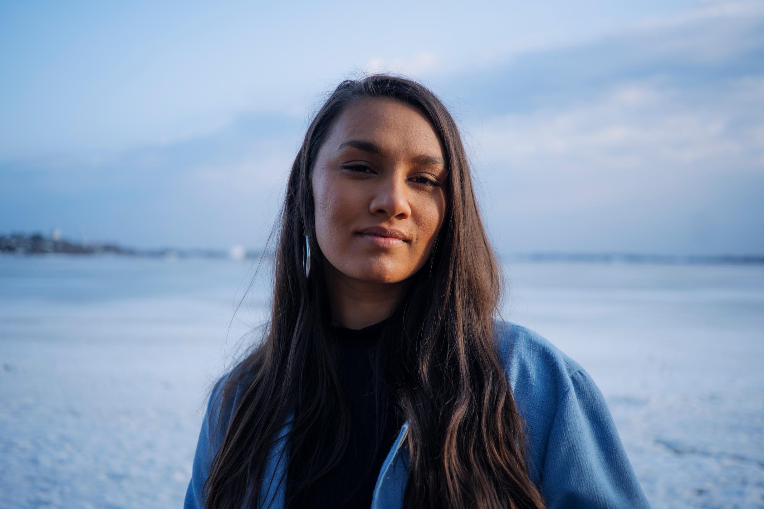 Toimittaja Susani Mahaduran tärkeät kirjat kertovat identiteetistä ja siitä, miten pääsee huolista eroon