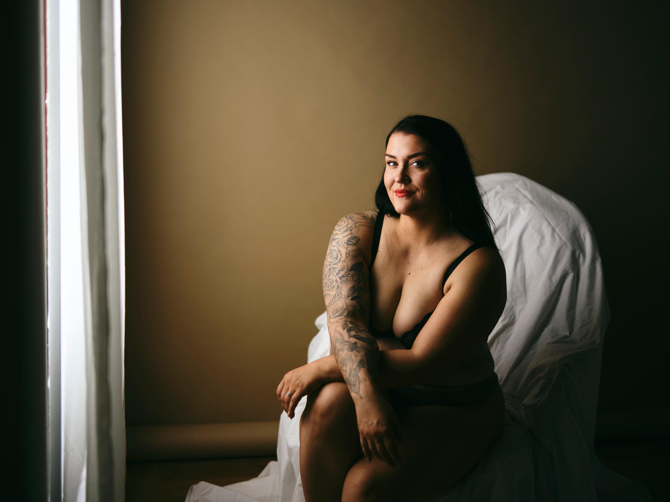 Nora haluaa näyttää, miltä 100-kiloinen nainen näyttää: ”Tämän painoisenakaan itseään ei tarvitse peittää vaatteilla”