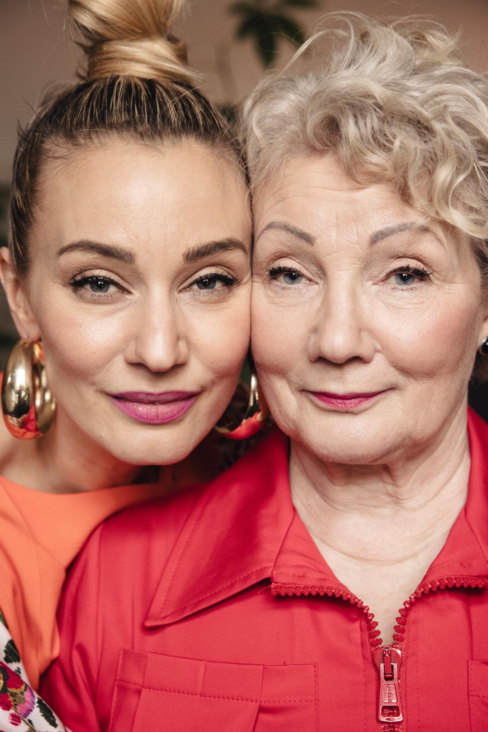 Noora ei koskaan unohda puhelua, jonka hän sai äidiltään 20-vuotiaana. Anna-Liisan puoliso, Nooran isä, oli joutunut vakavaan liikenneonnettomuuteen ja oli teho-osastolla.