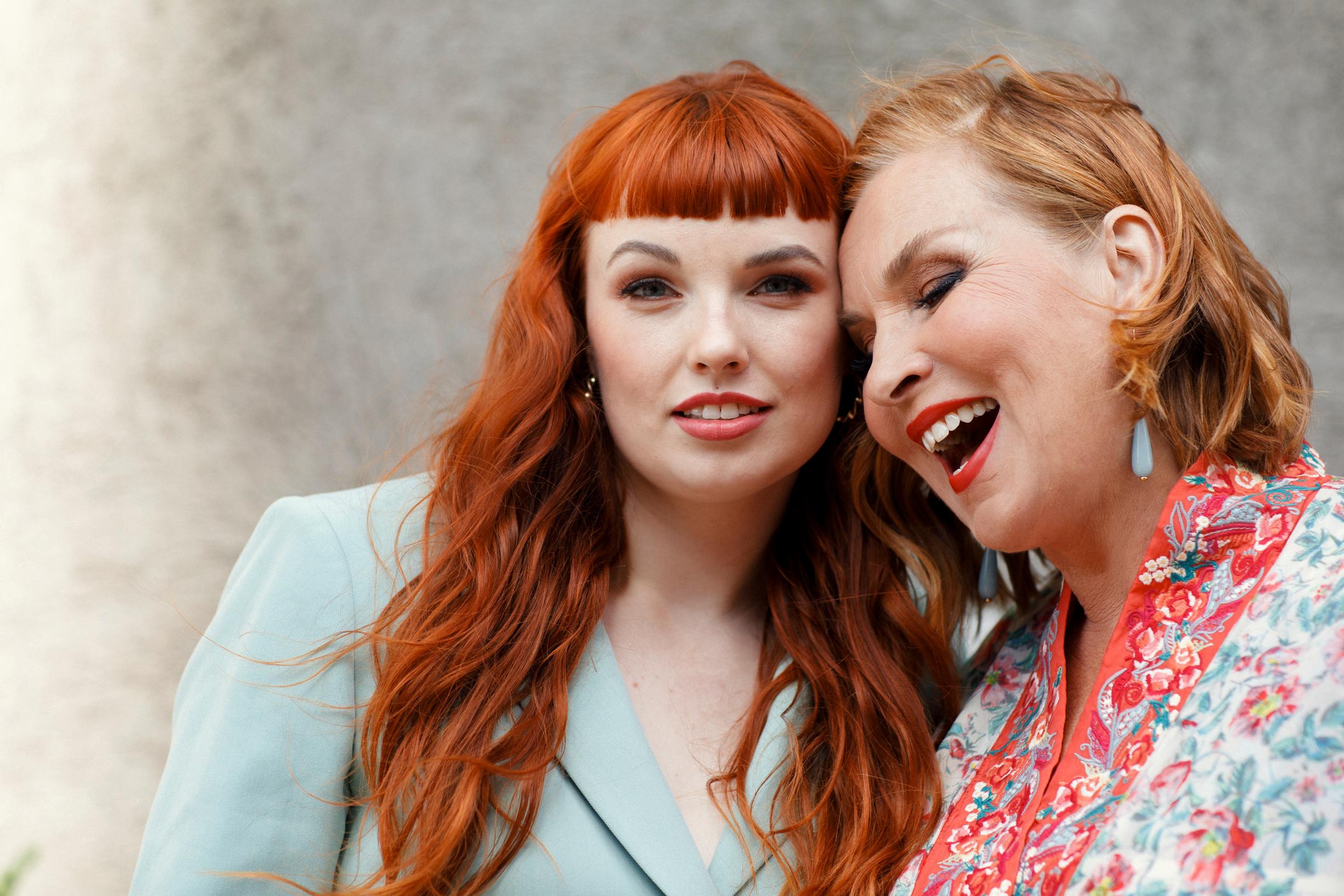 Äiti Sari Havas ja tytär Asta Sveholm: ”Rohkeat ratkaisut yhdistävät meitä – olemme jatkuvassa muutoksessa”