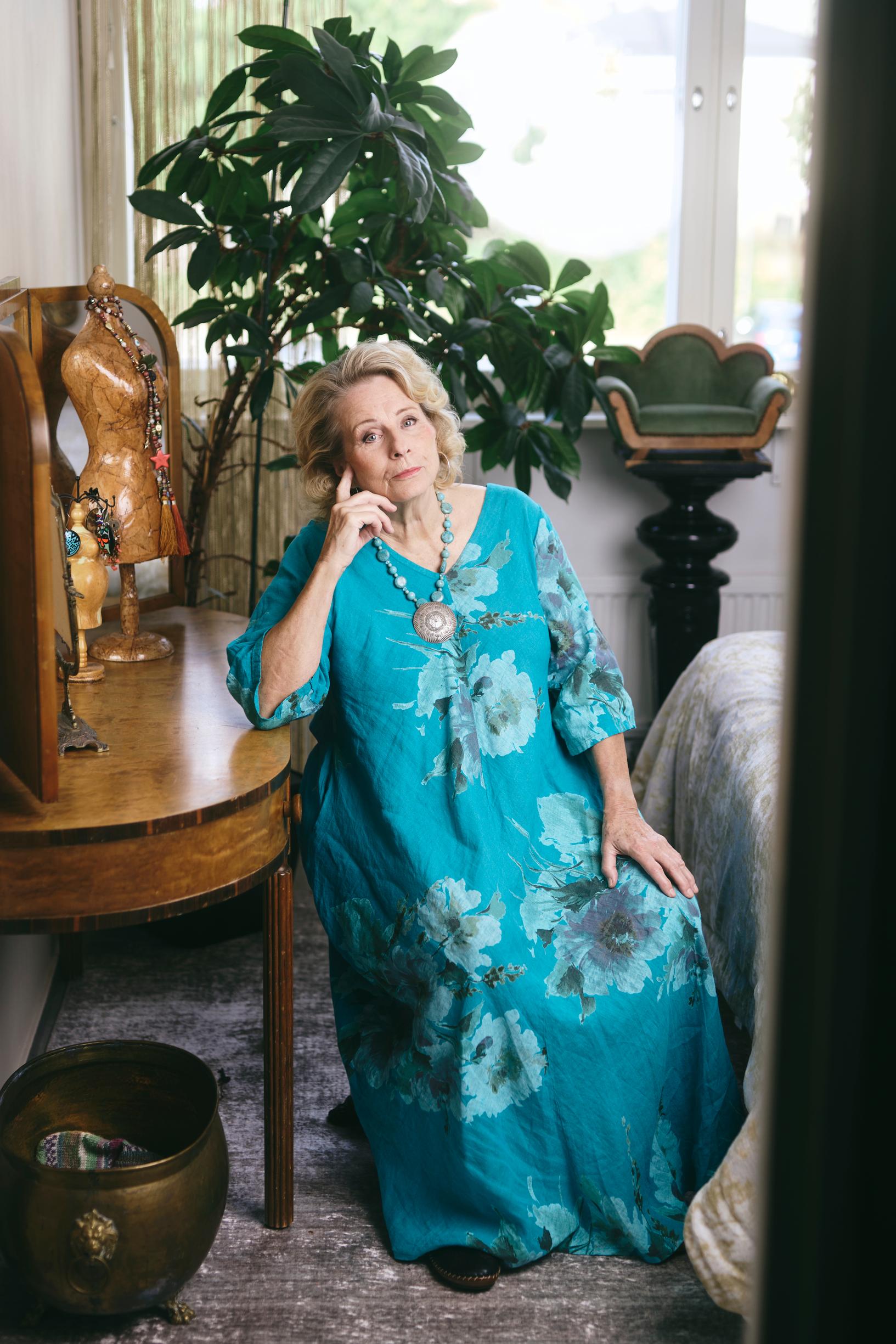 Maija Hapuoja tunnetaan jazz­laulajan ja ­laulunopettajan urastaan. Nykyisin hän asuu ­Porvoossa mutta haaveilee muutosta Helsinkiin. ”Haluaisin olla lähempänä ystäviäni ja lapsiani.”