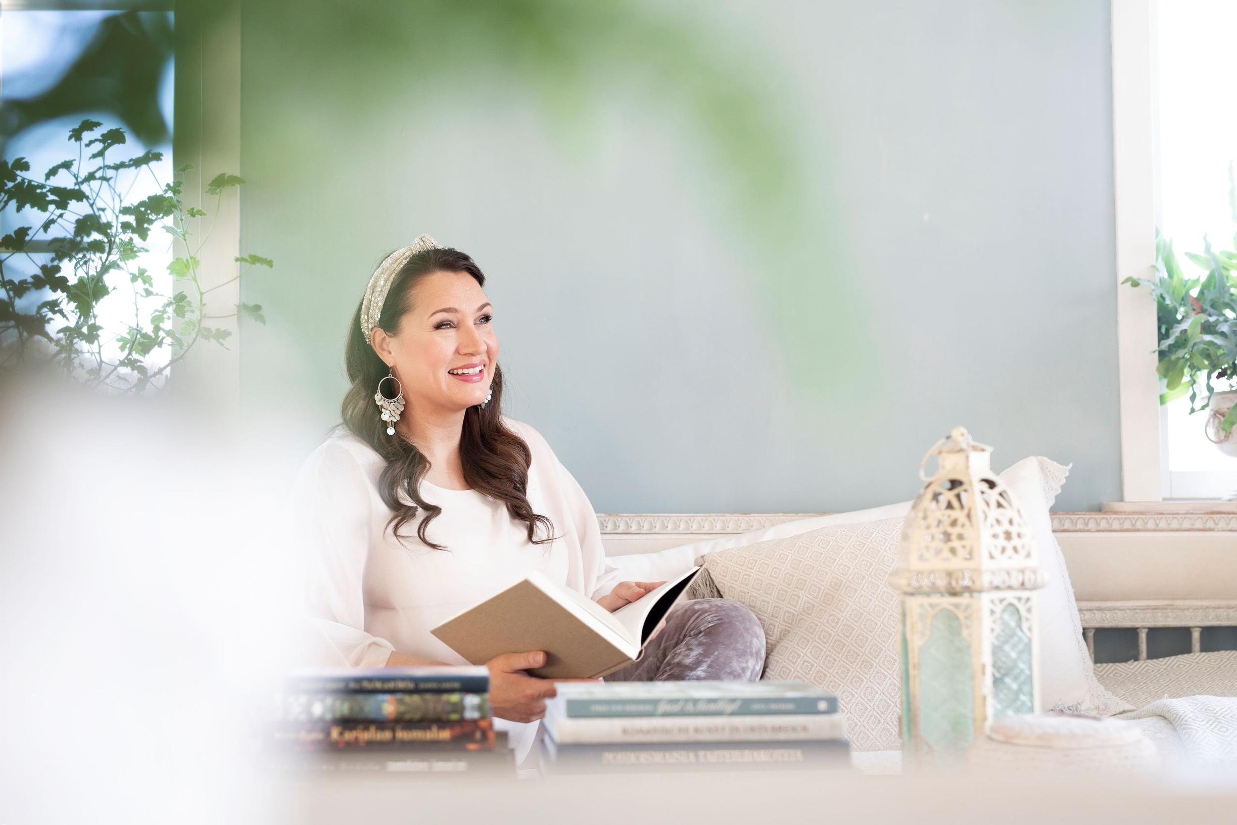 Hypnoterapeutti Serafiina Edelmann koki monia muutoksia ja menetyksiä lyhyen ajan sisällä ja paloi loppuun: ”Minun oli pakko pysähtyä”