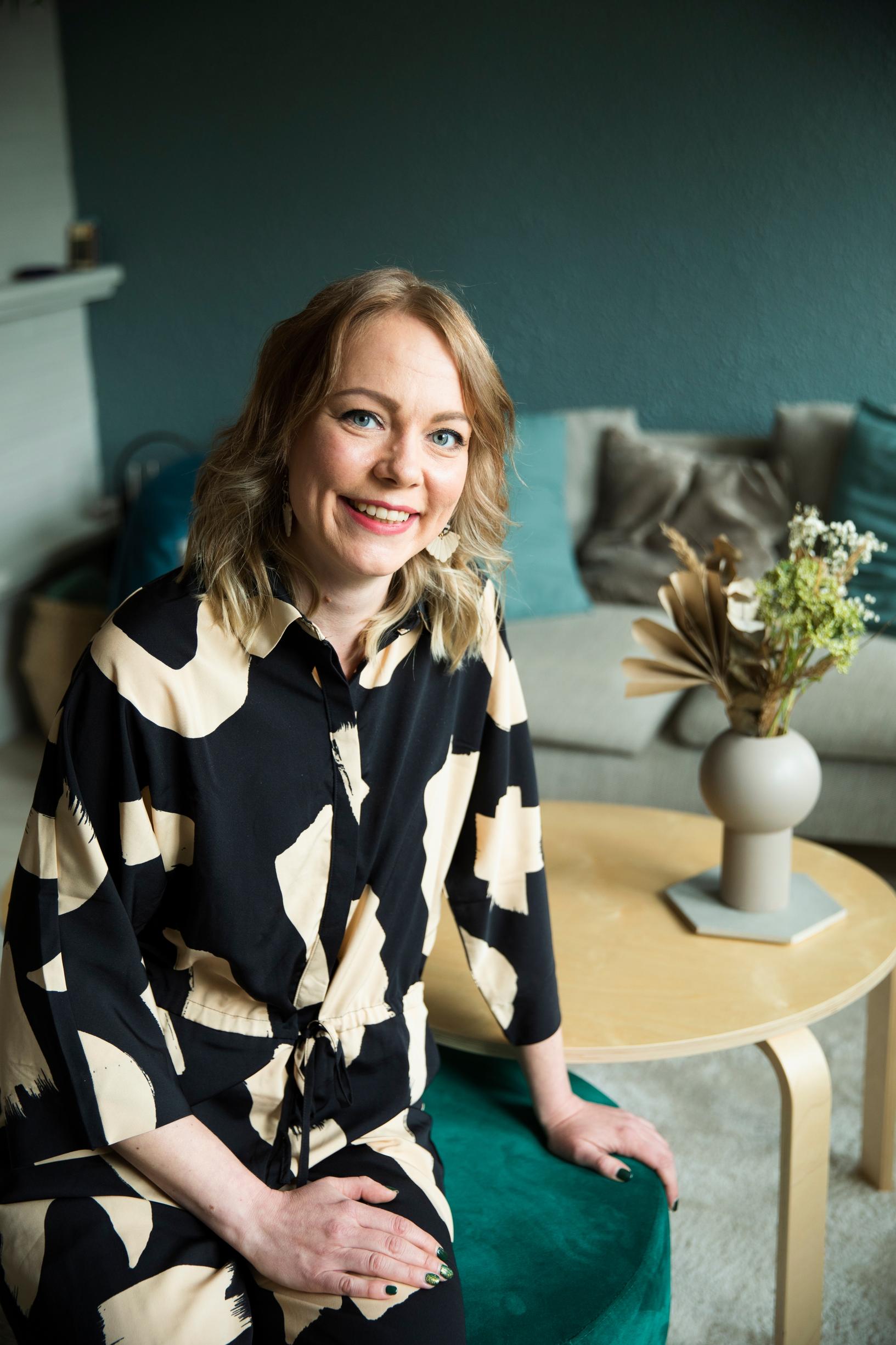 Välilevyn pullistuman kivut ja erityislapsi uuvuttivat Emman  – sitten mielenterveyspolikliniikka antoi tiukan ohjeen 