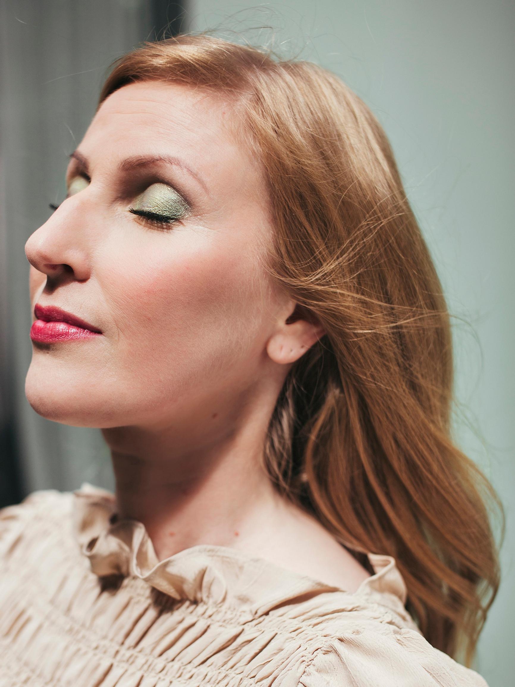 Helppo hiusmuutos: pitkät hiukset 5 minuutissa! Klipsipidennys on oikotie myös tuuheaan tukkaan