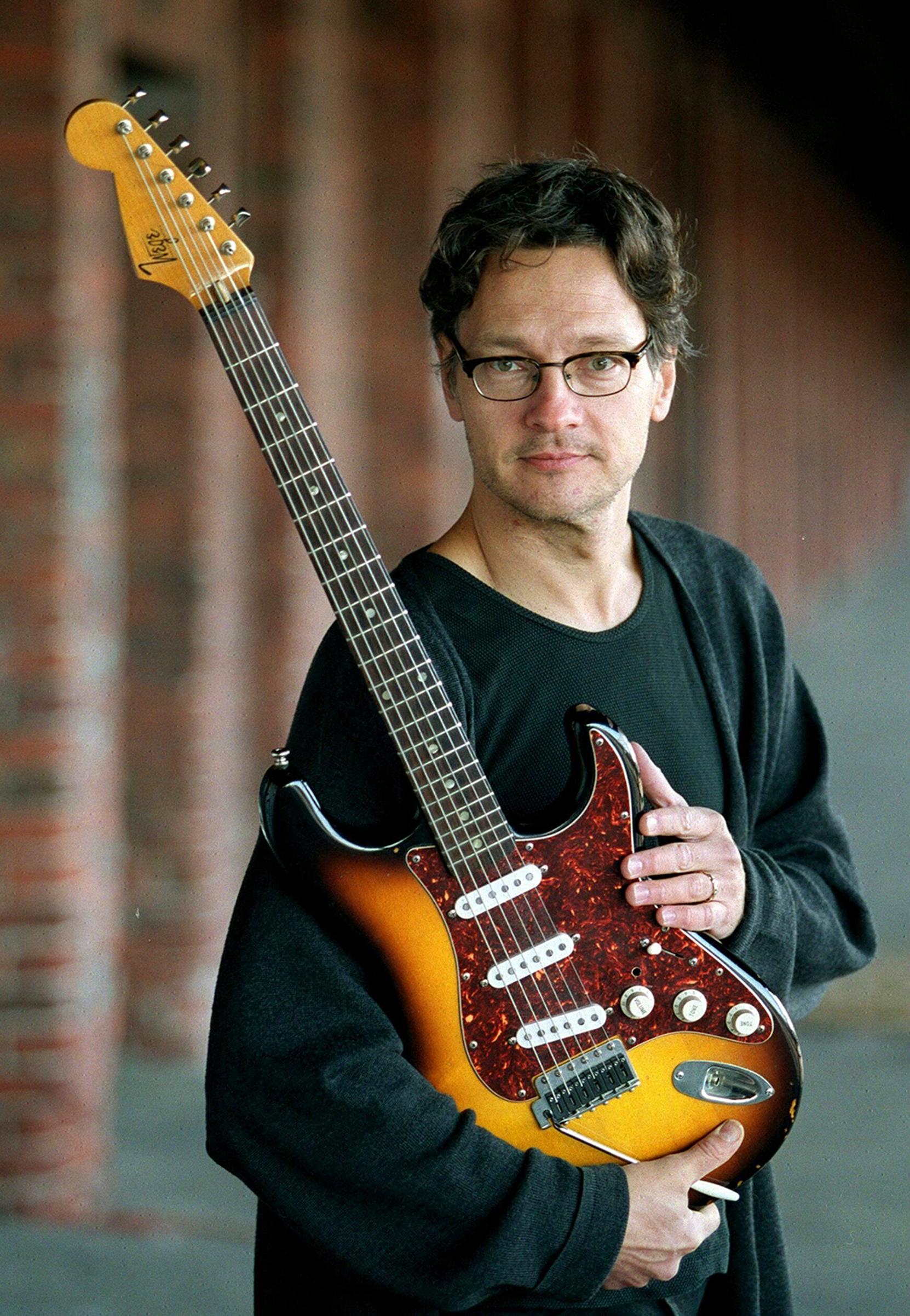 Tainan ainoa lapsi Raoul Björkenheim tunnetaan muusikkona. 