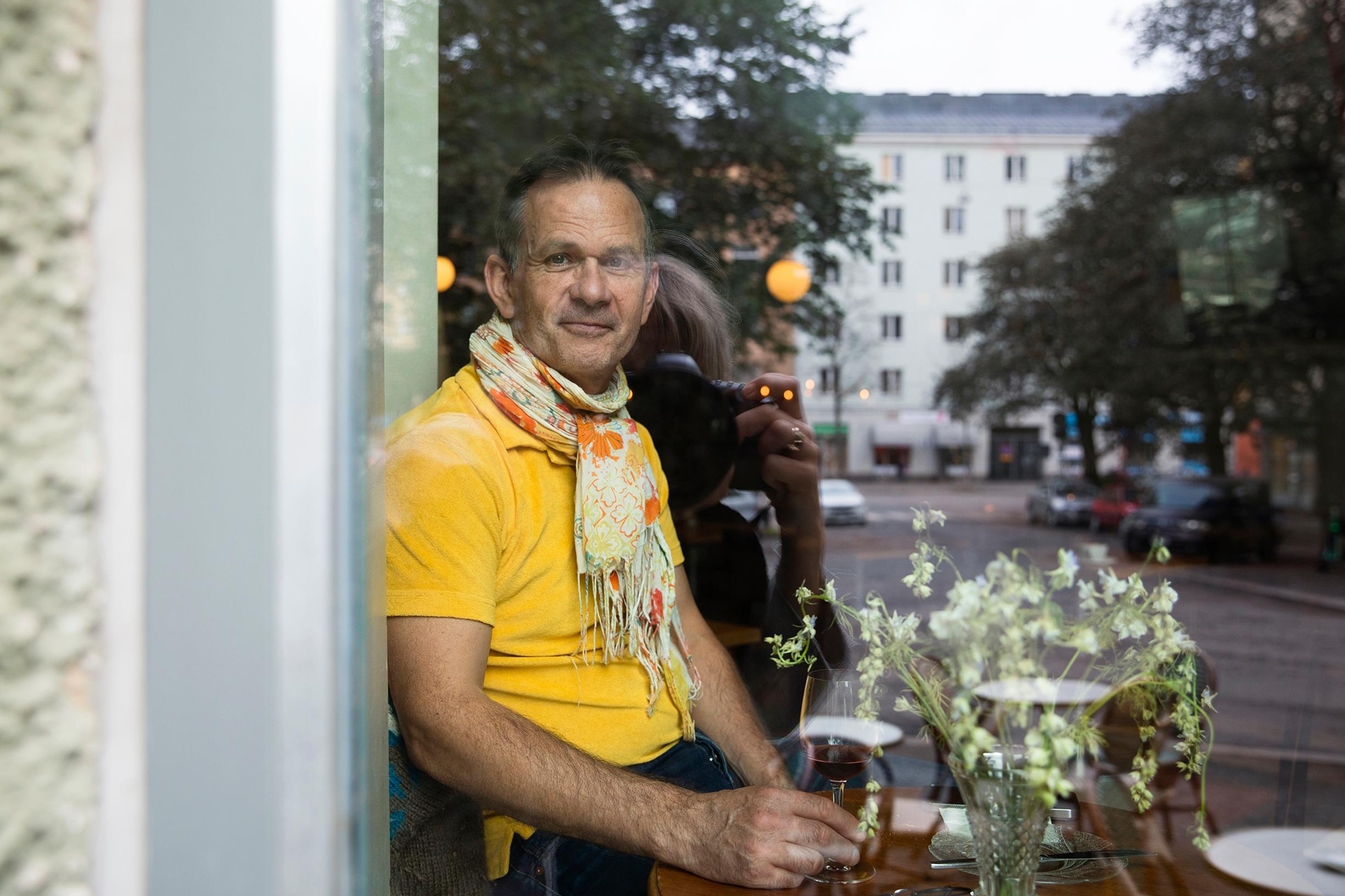 Viisikymppinen Robin Svarström on huomannut iän lyhentävän pinnaa ja vaikuttavan jaksamiseen – onneksi samalla on löytynyt myös kyky nauraa itselle