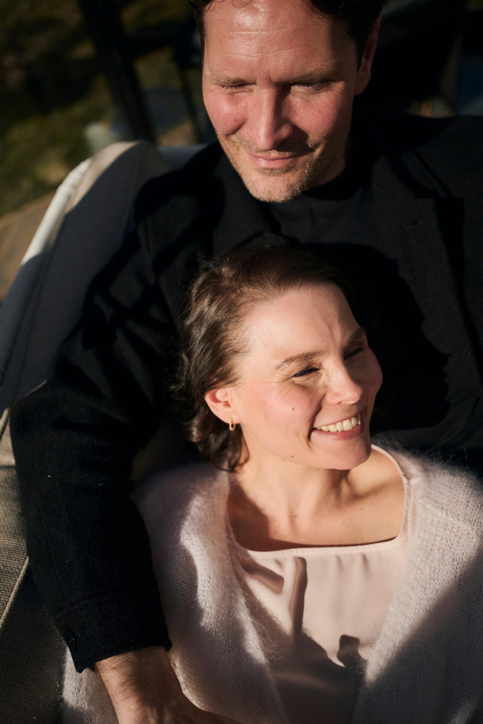 Neljän lapsen vanhemmat pääsevät konserttiin tai illalliselle harvoin yhdessä. ”Aina kun se onnistuu, tuntuu kutkuttavalta päästä jonnekin kahdestaan.”