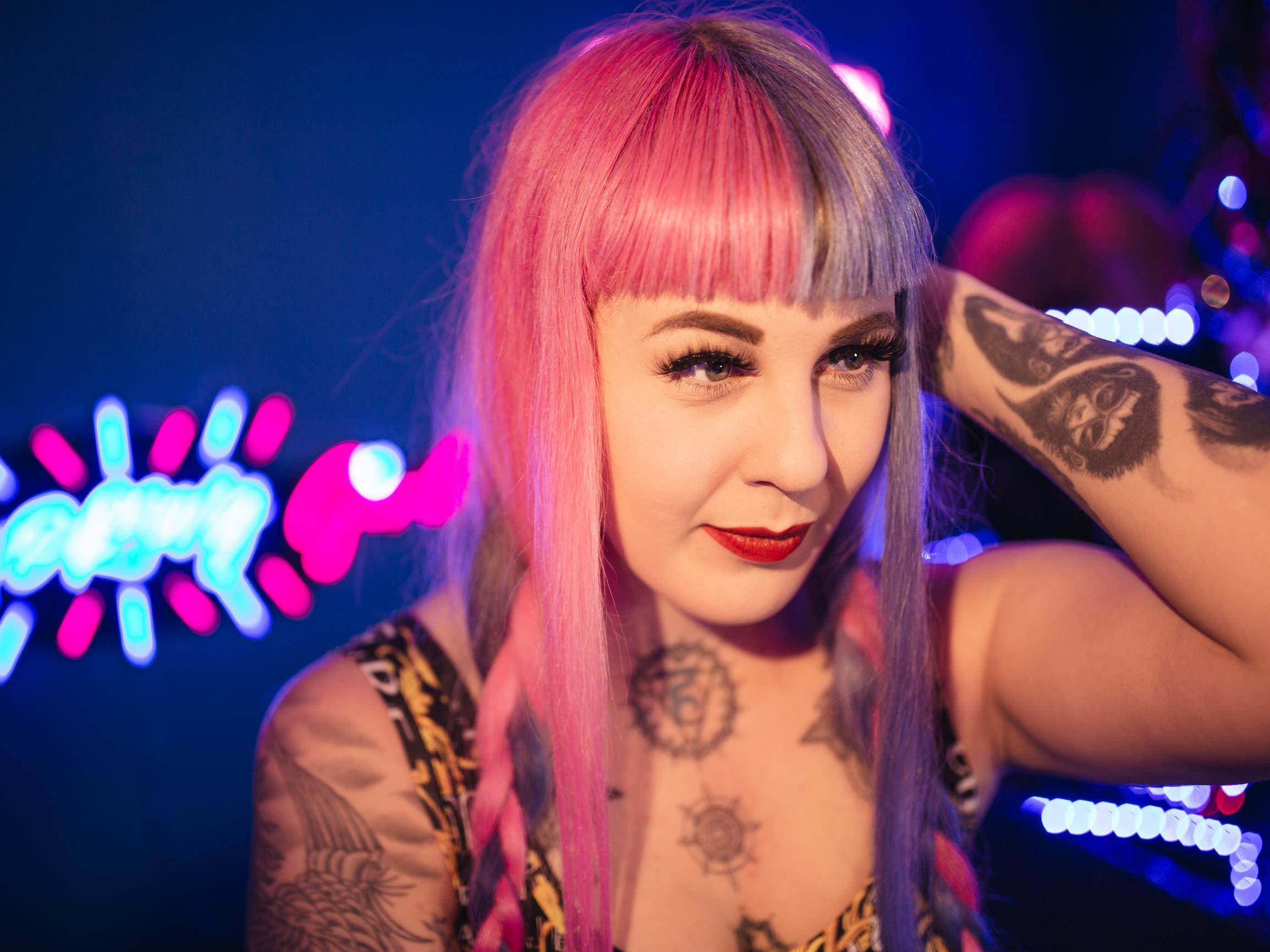 Seksityötä tekevä Minttu sokerideittailee vanhempaa miestä – tästä syystä suhde sopii hänelle hyvin