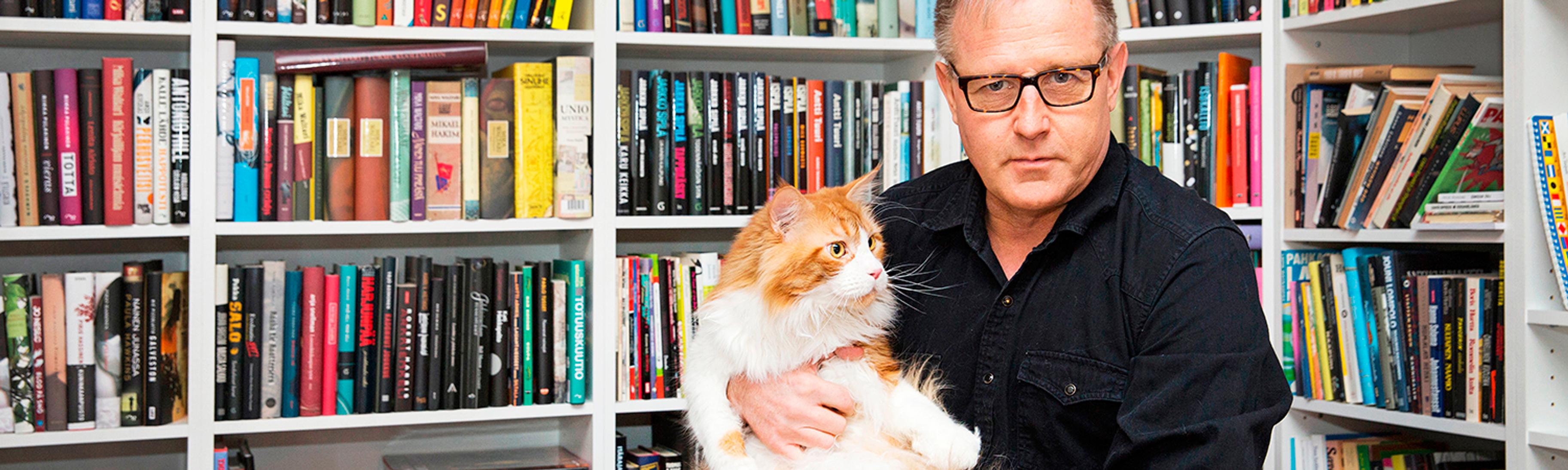 Reijo Mäki kissastaan: "Jallu pitää minua makuualustana"