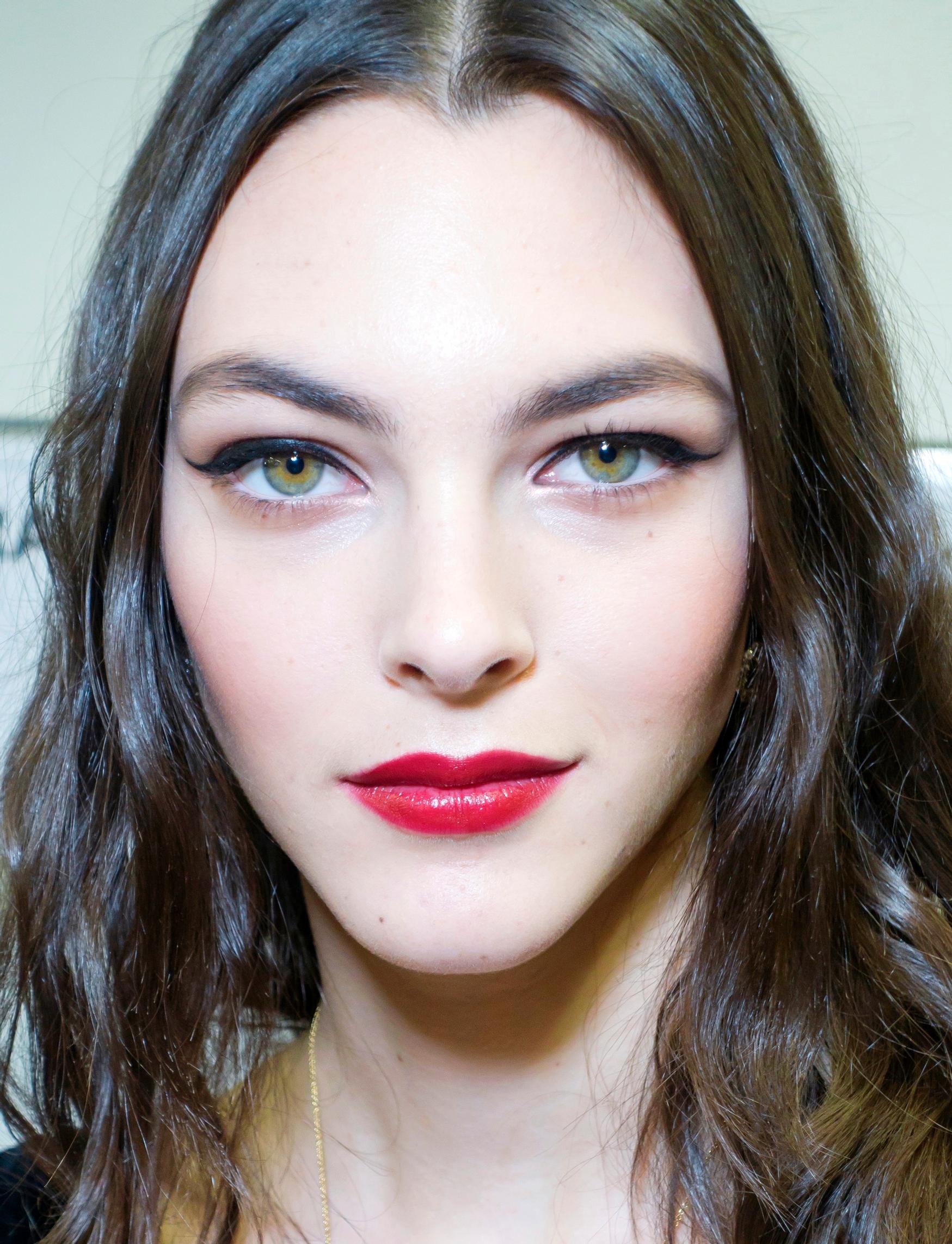 Näin teet upean juhlameikin nopeasti