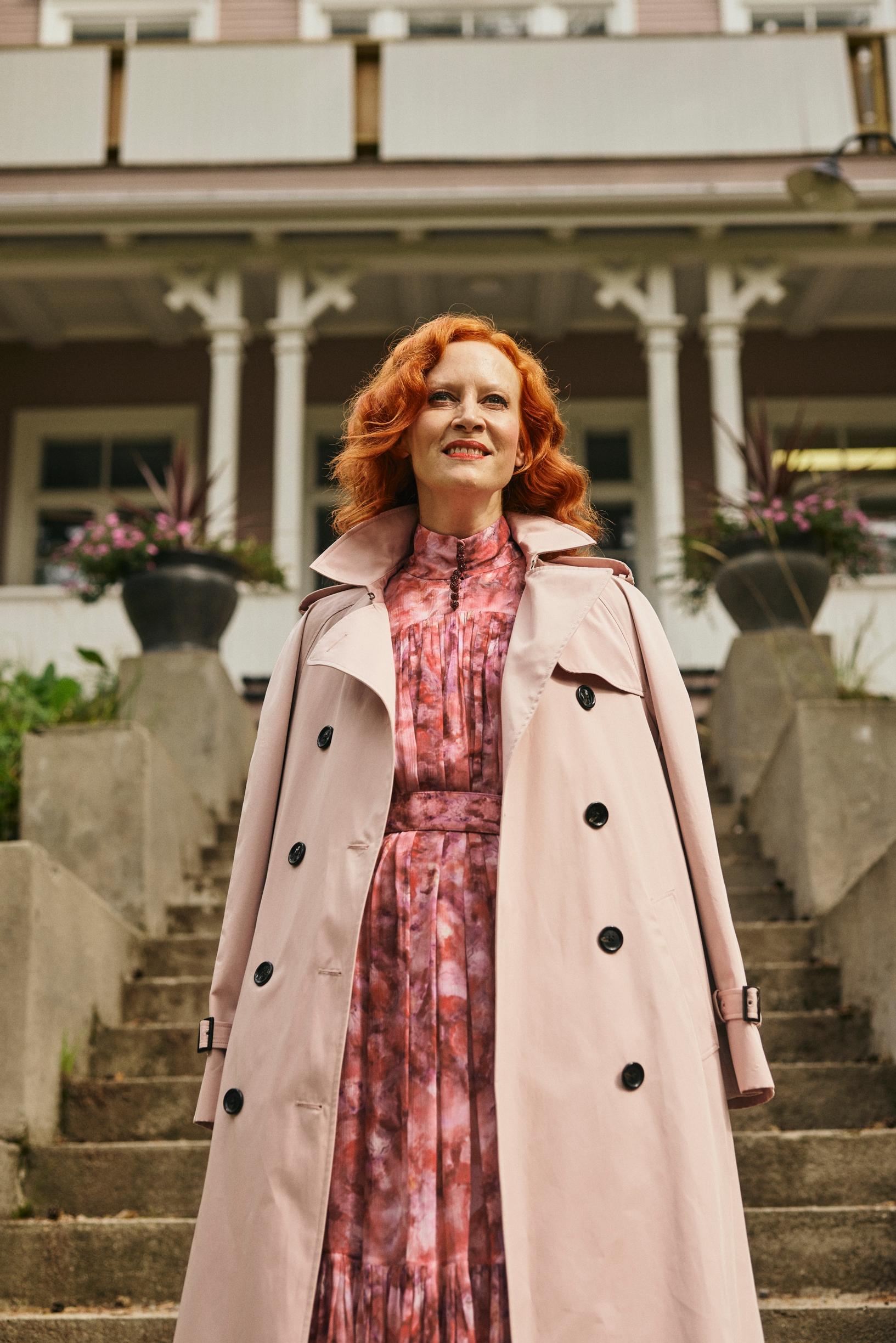 Äitinsä menettänyt Saimi Hoyer: ”Olen jättämässä jäähyväisiä menneelle elämälleni”