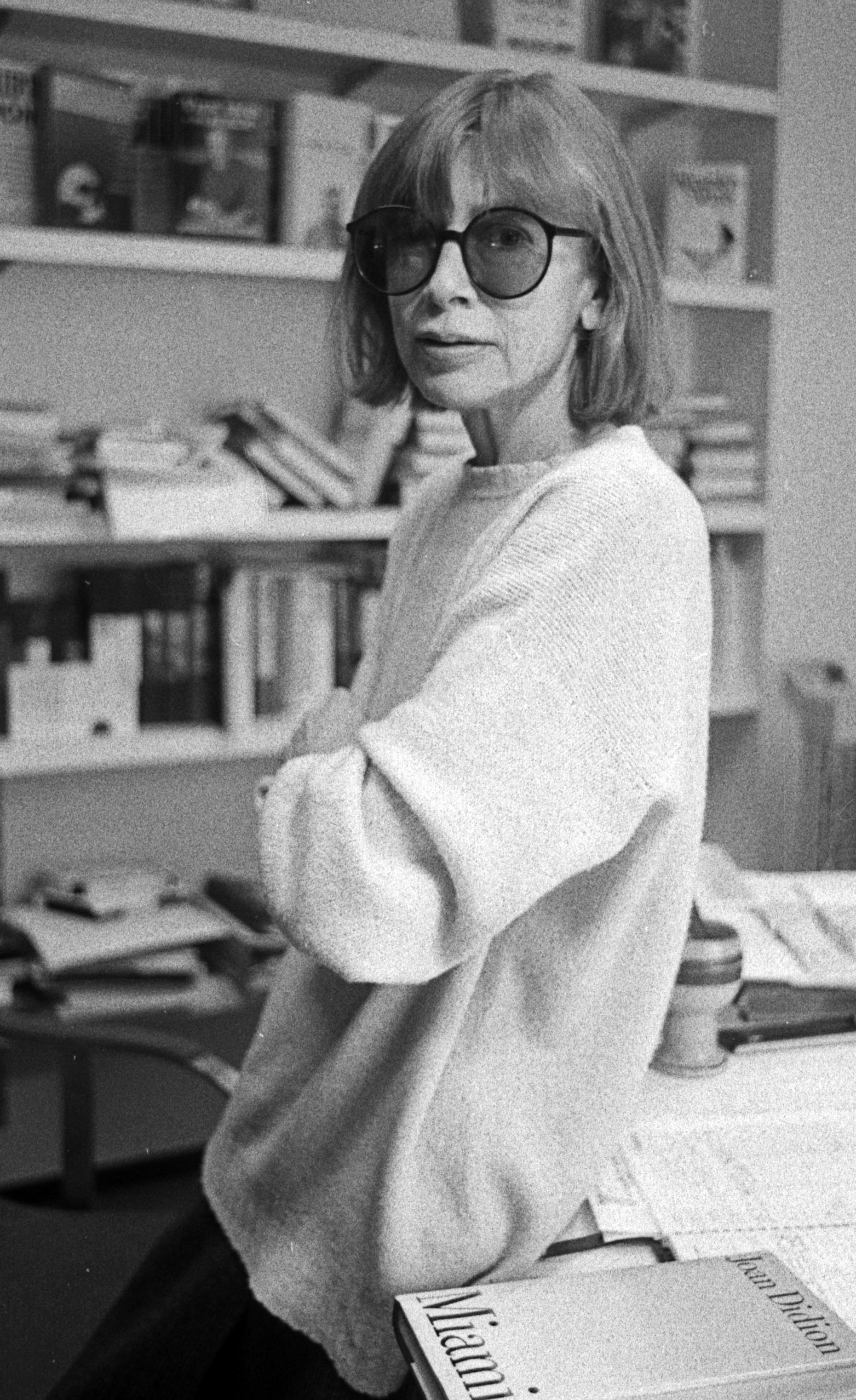 ”Se oli tyypillistä sille ajalle. Jokainen, joka muutti noihin aikoihin New Yorkiin, sanoi kirjoittavansa romaania”, Joan Didion kertoi.