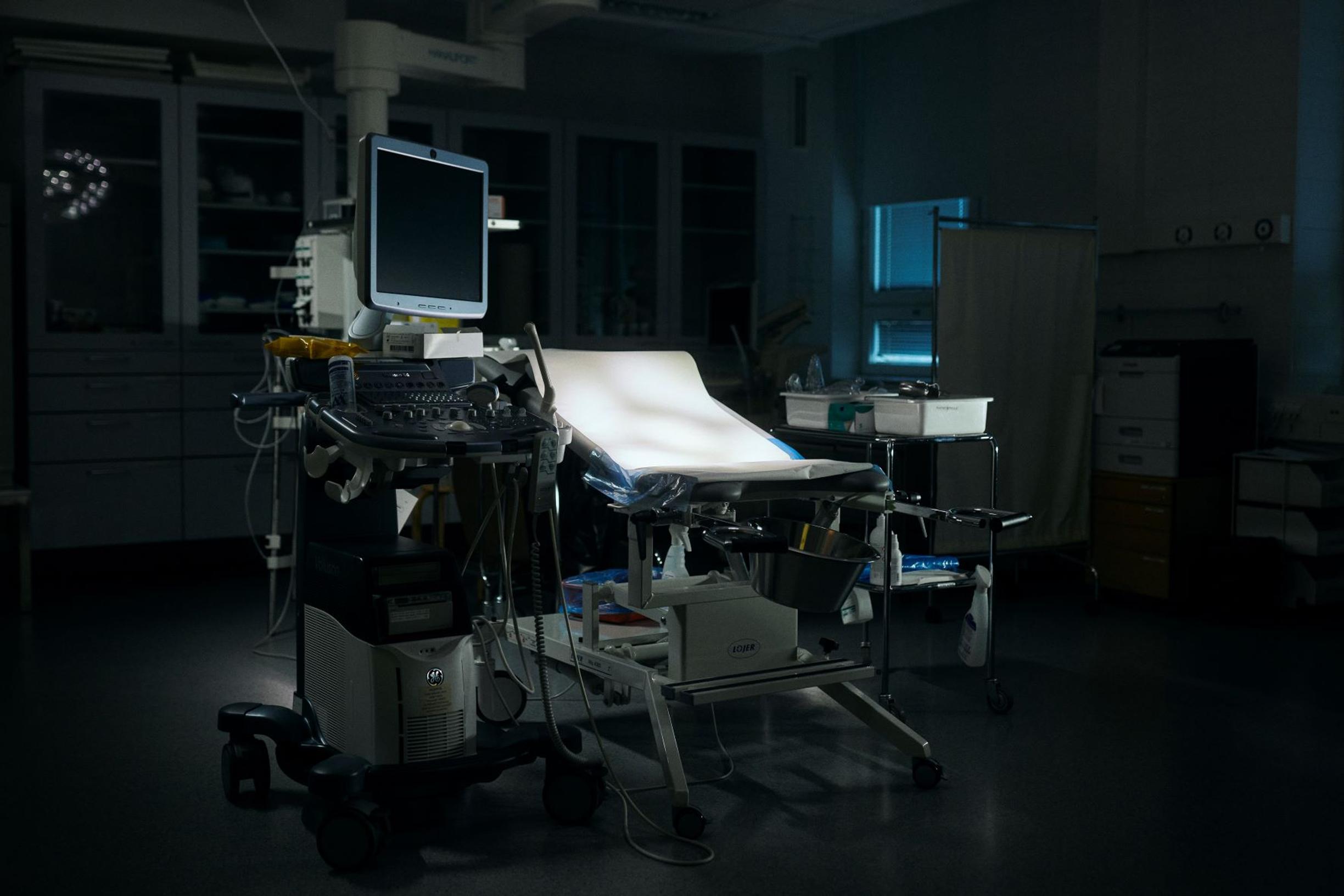 60 prosenttia naisista on kokenut kipua gynekologisissa tutkimuksissa tai toimenpiteissä – ”Kun levittäjä työnnetään sisään, sattuu aina”