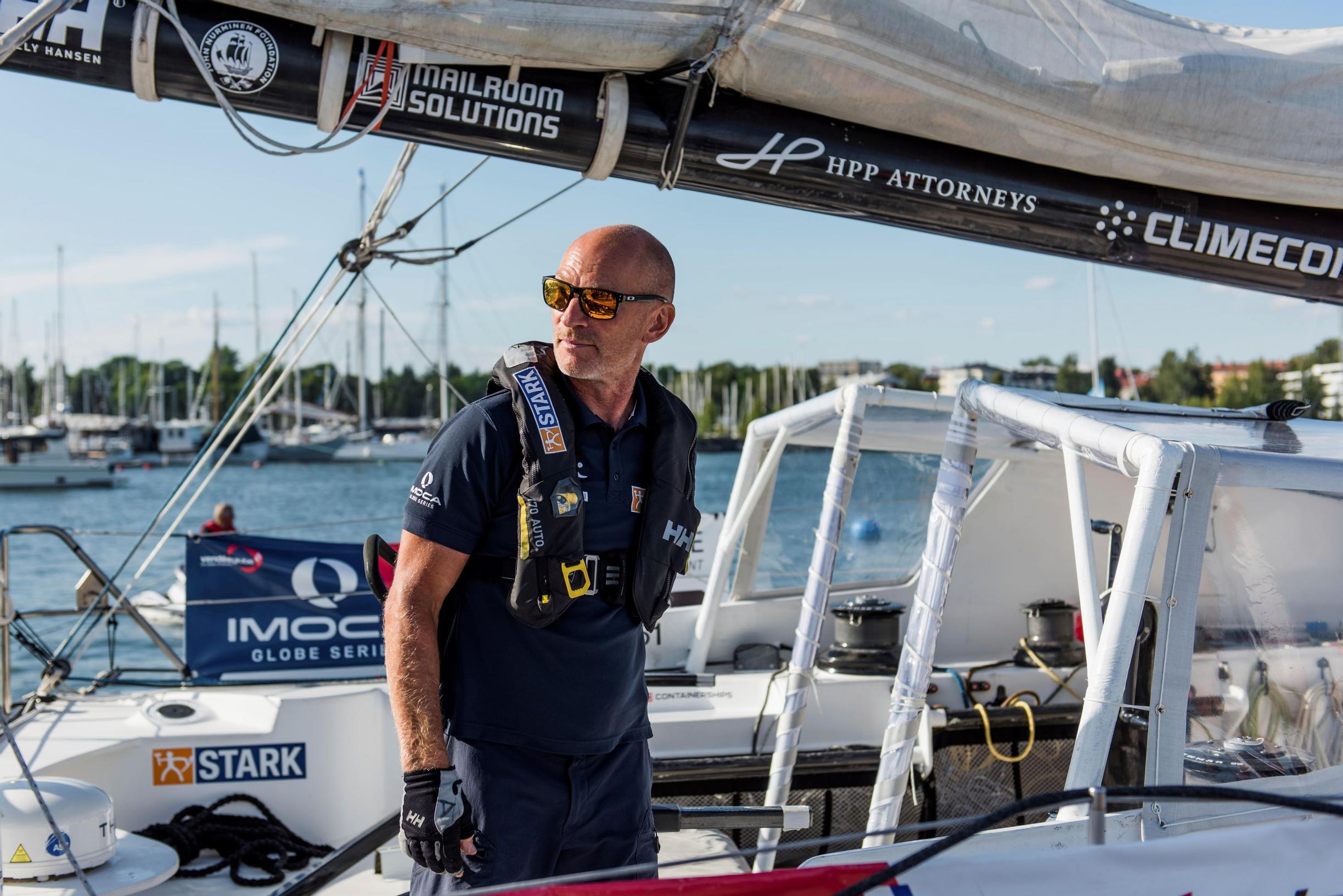 Kilpapurjehtija Ari Huusela tunsi valtameren keskellä eristyneisyyttä: ”Yksin ollessa aistit herkistyvät – mieli rekisteröi voimakkaasti nälän, väsymyksen tai kivun”