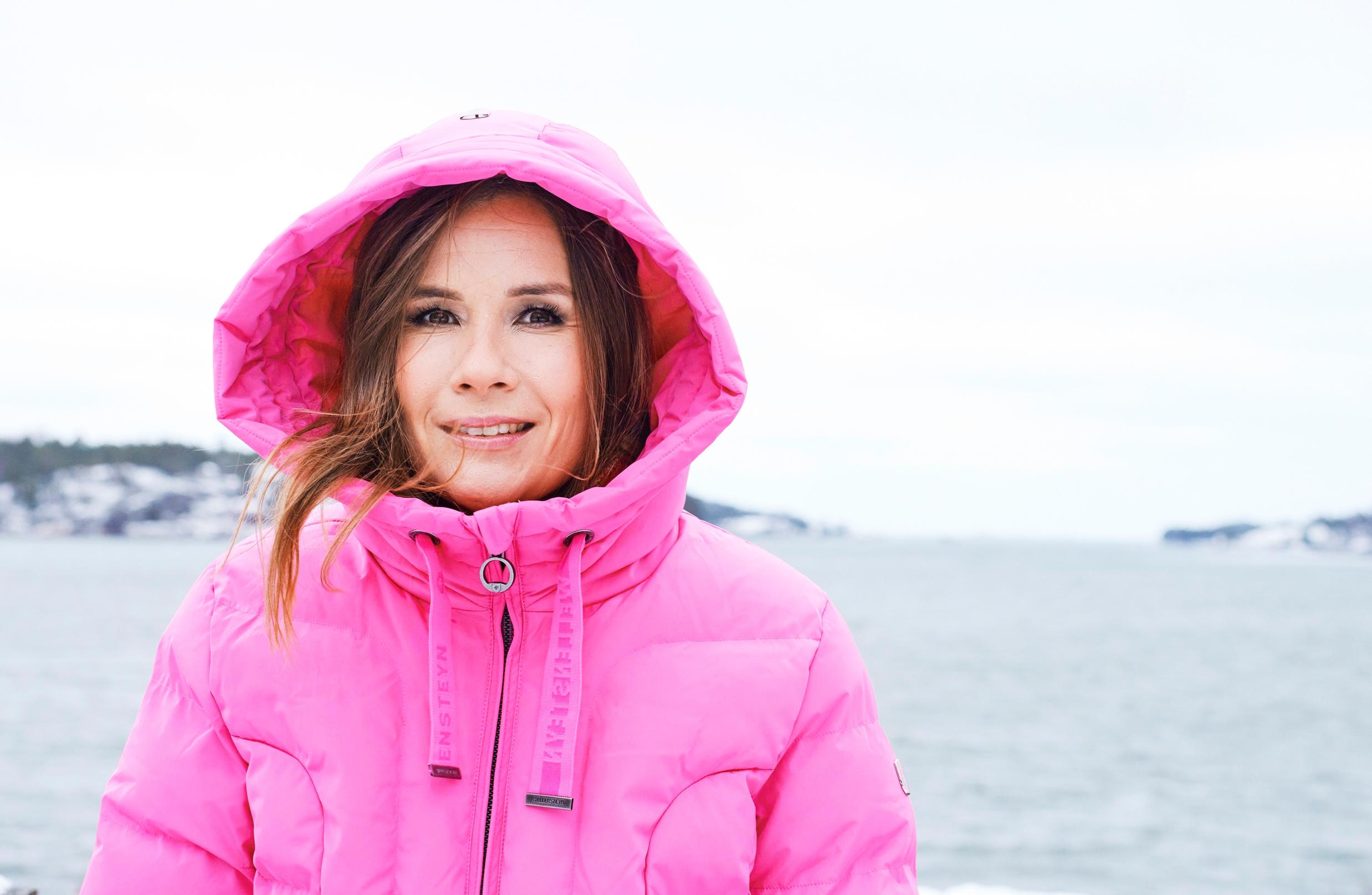 Kun meteorologi Kerttu Kotakorpi sai oman tv-ohjelman Ylellä, hän alkoi saada vihakommentteja – reagoi yksityisviesteihin rohkealla tavalla