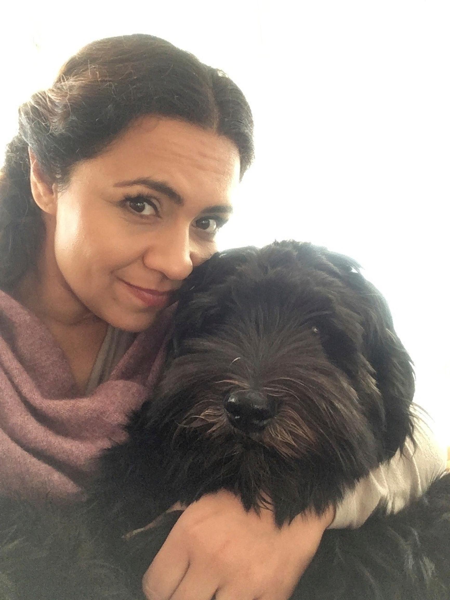 Ushma Olava sairastaa vaikeaa endometrioosia – kipulääkkeitä kolmen tunnin välein yötä myöten: ”Tiedän, etten ole kipujen kanssa yksin”