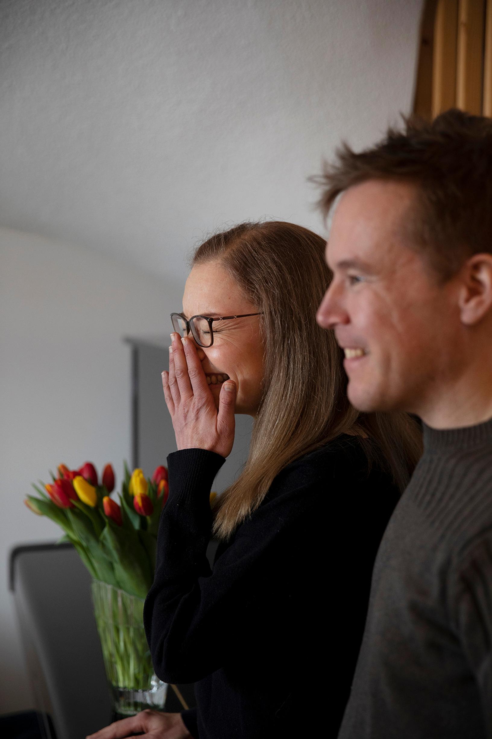 Aviopuoliso Jere Riikonen kannusti vaimoaan ottamaan tämän vanhempien sukunimen.