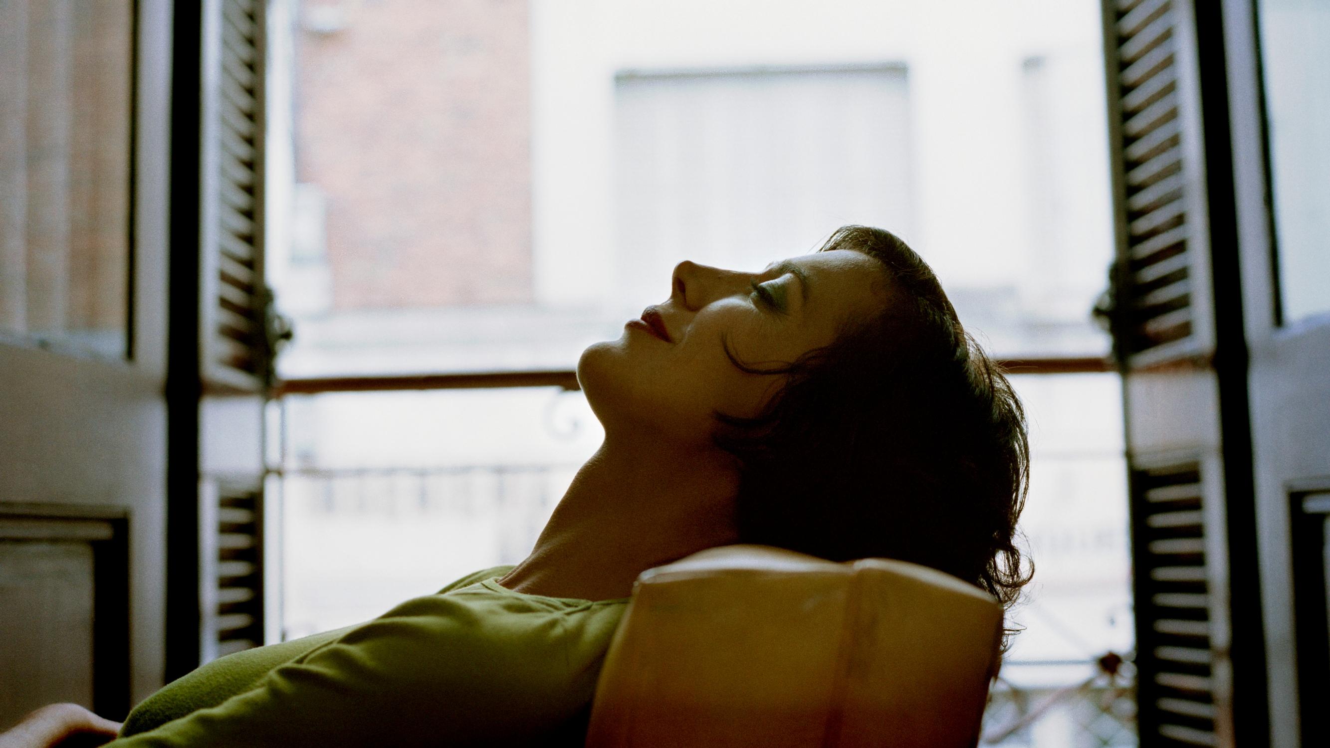 Kannattaako väsyneenä urheilla? Näissä tilanteissa on viisasta valita kotisohva kuntosalin sijaan 